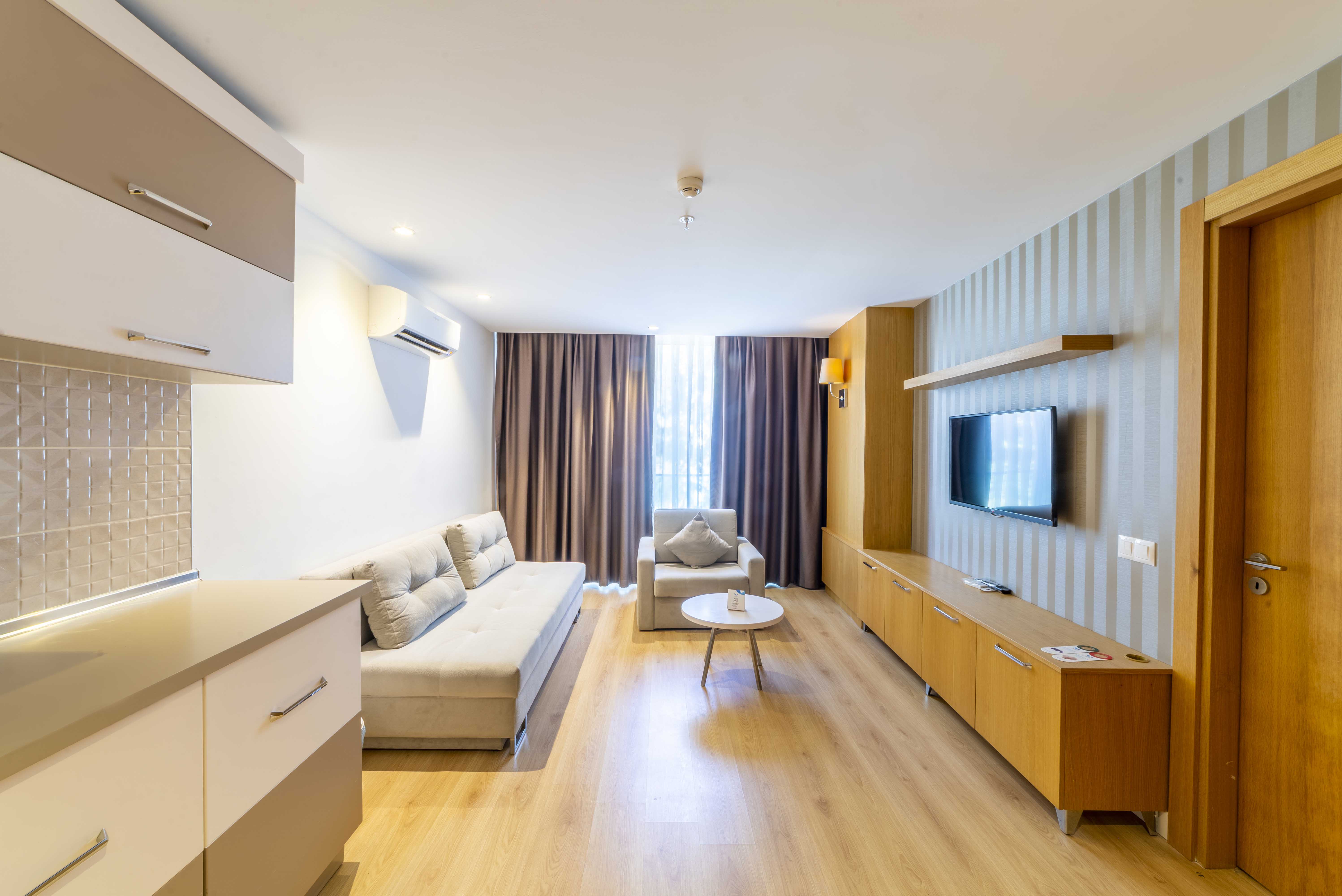 Aska River Side Anex Building Family Room 1
