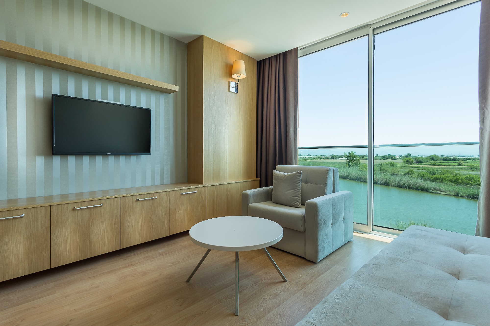 Aska River Side Anex Building Family Room 3