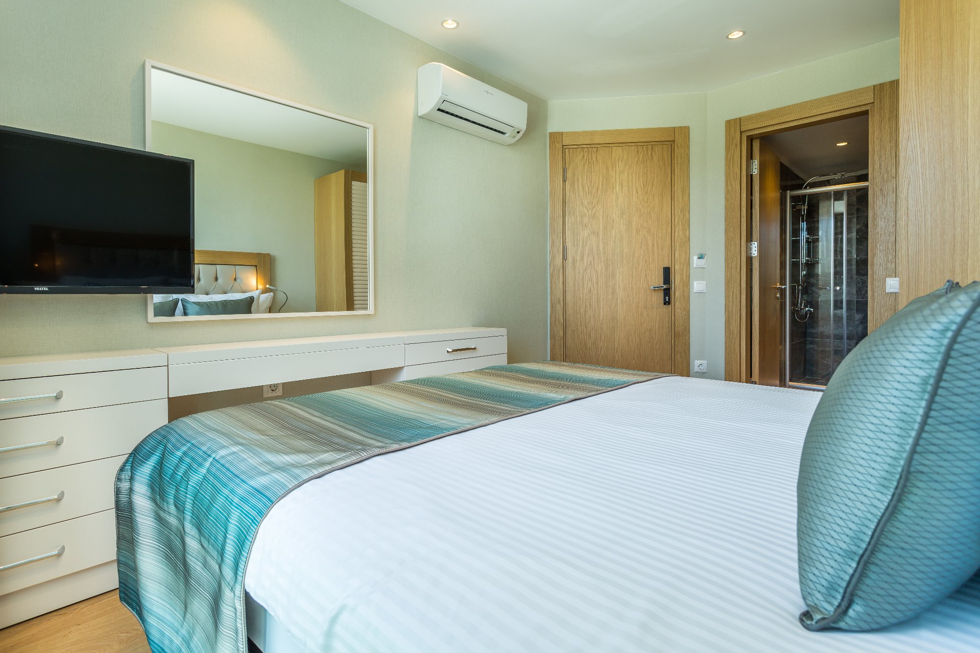 Aska River Side Anex Building Standart Land View Room ( French Balcony) 3