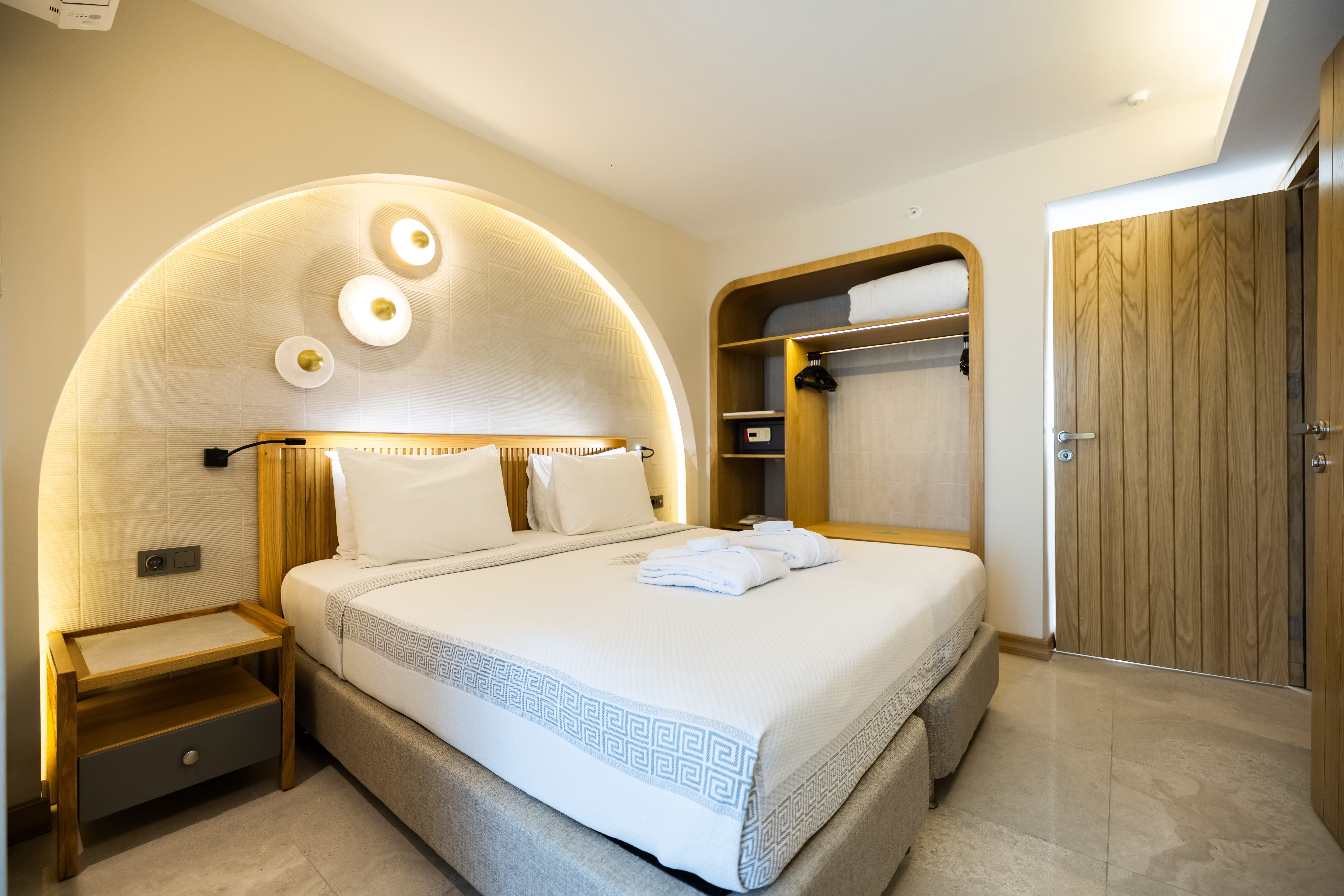 Family Room 3 Rooms 4