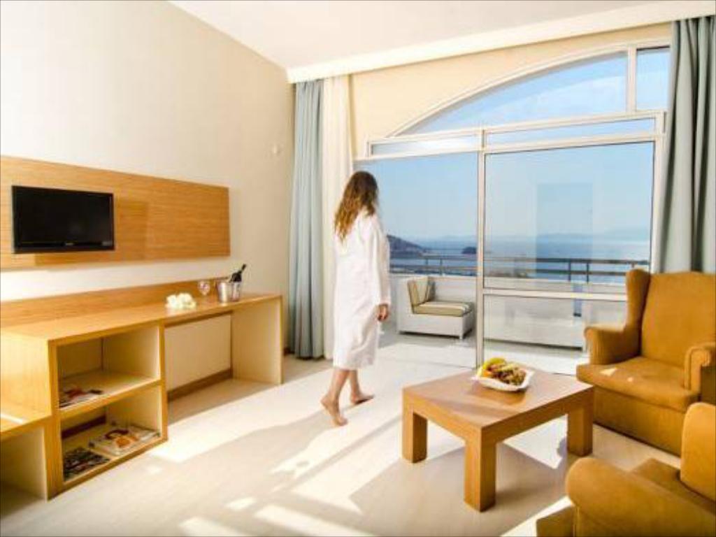 Family Room 2 Bedrooms Seaview Balcony 1