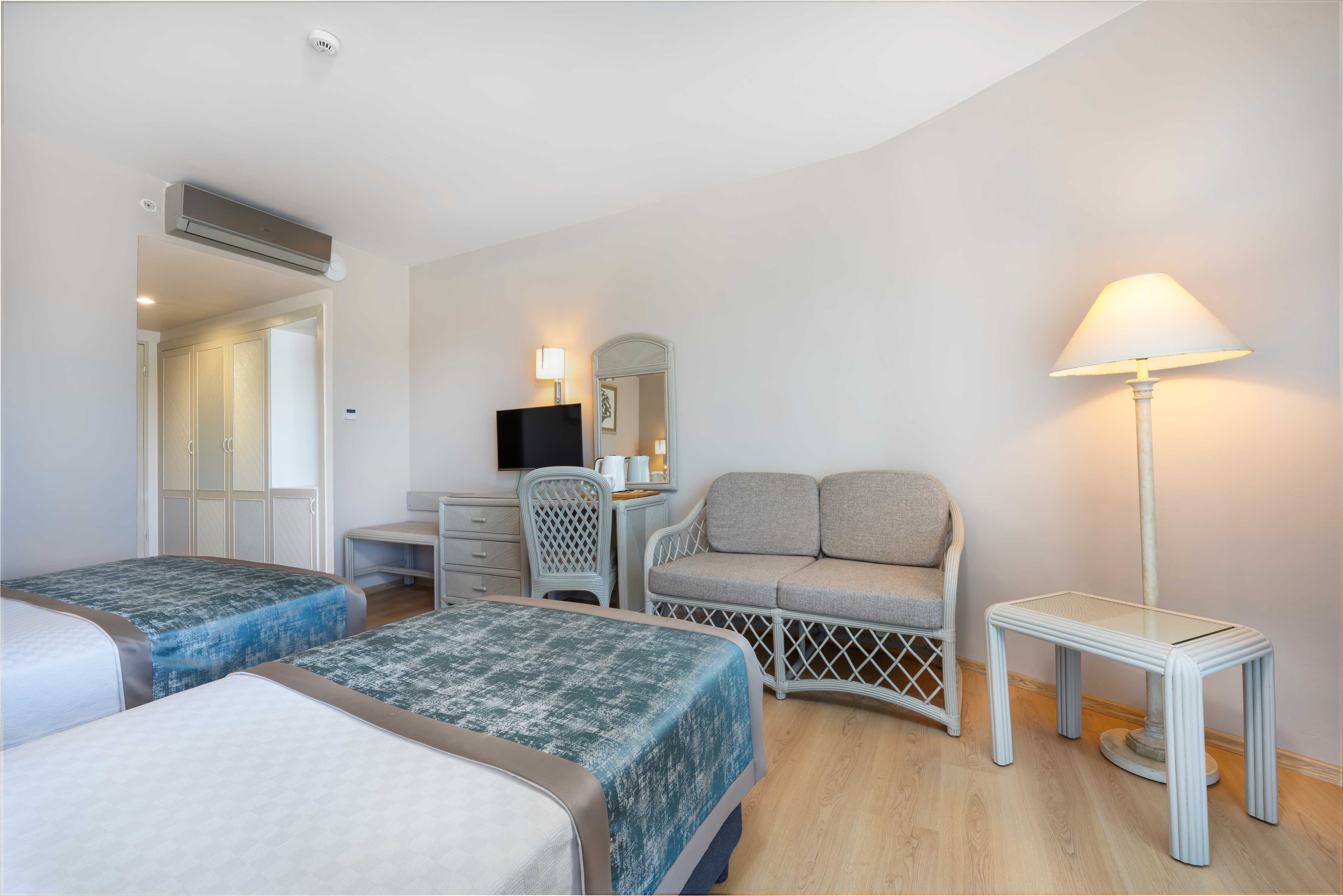 Anex Building Land View 1