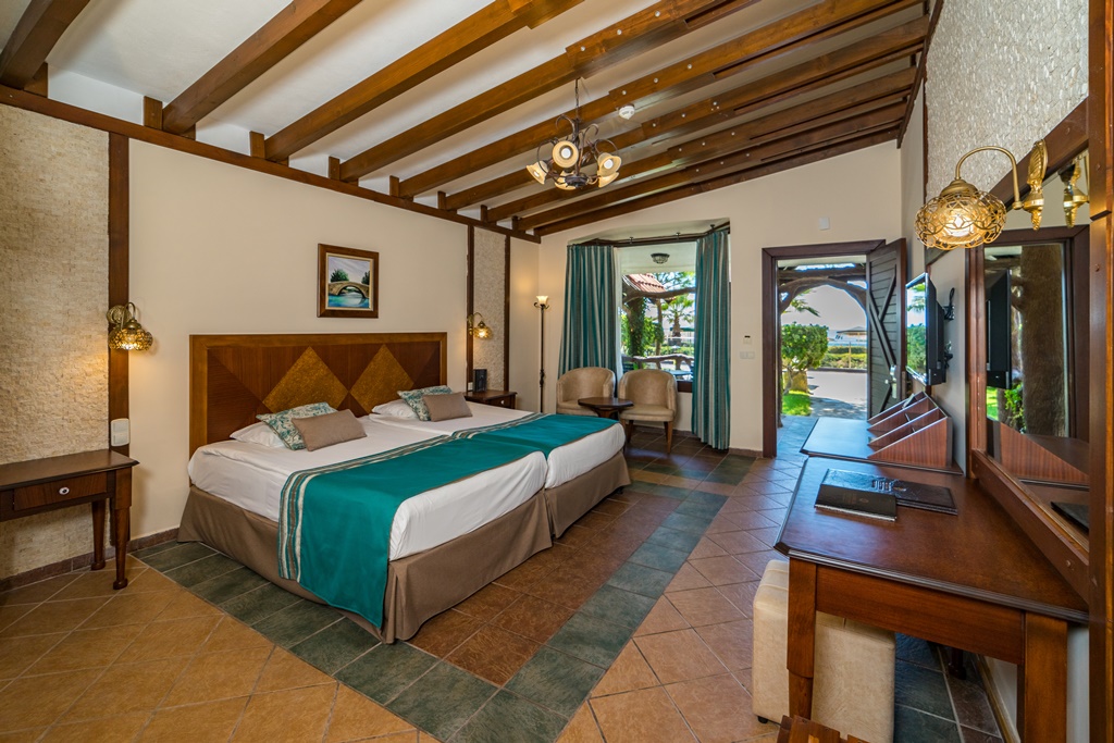 Beach Room 2
