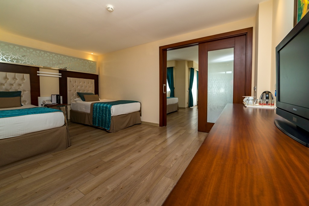Terrace Family Room 1