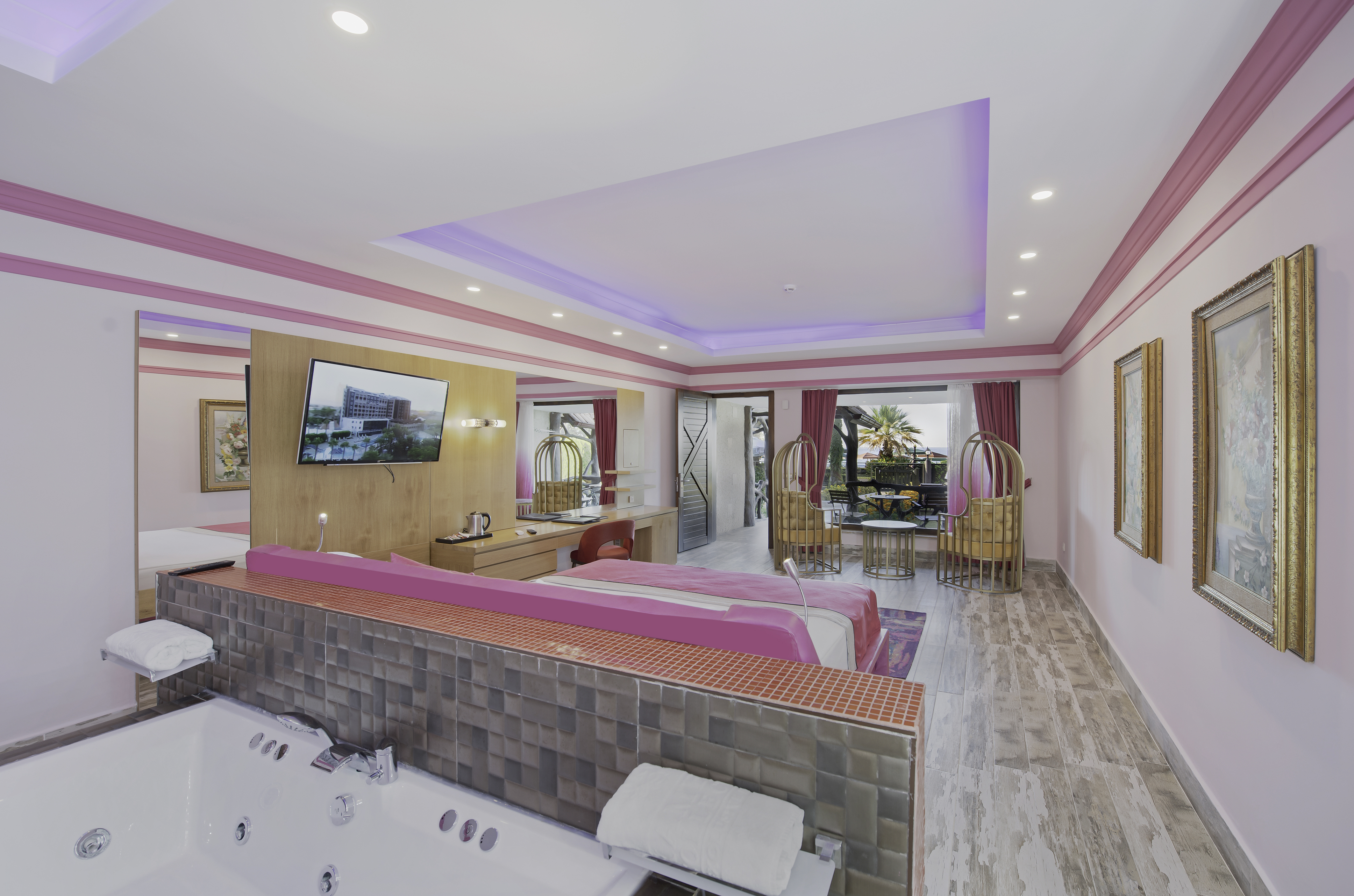 Beach Room With Jacuzzi 1