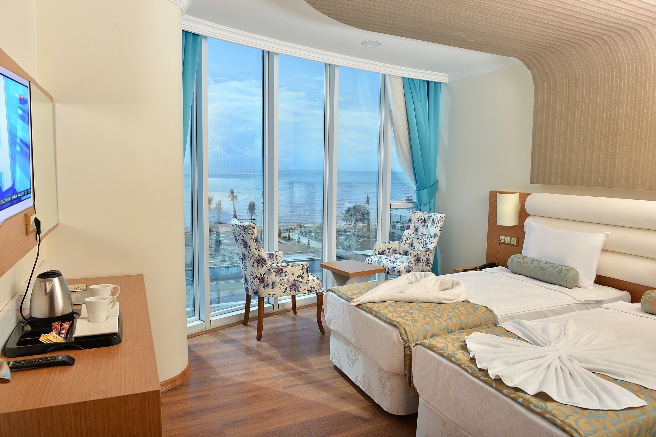Family Room 1 Bedroom Balcony Or Terrace 4