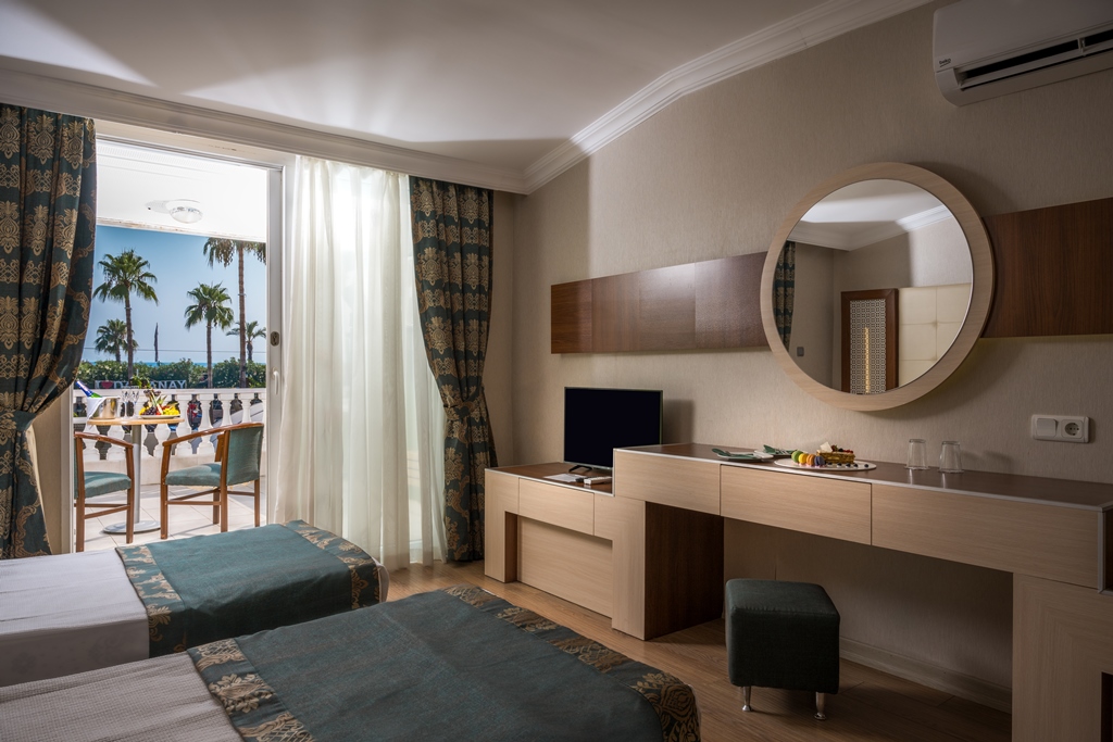 Standard Room With Balcony Side Sea View 2