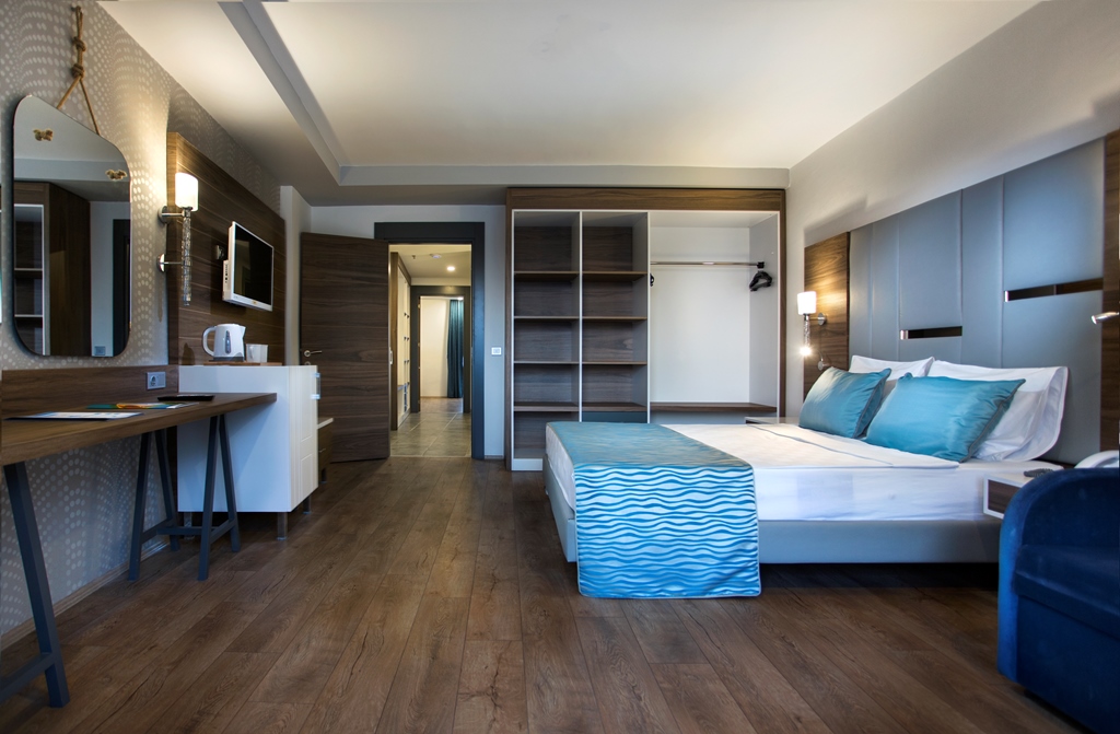 Swim Up 2 Rooms 2