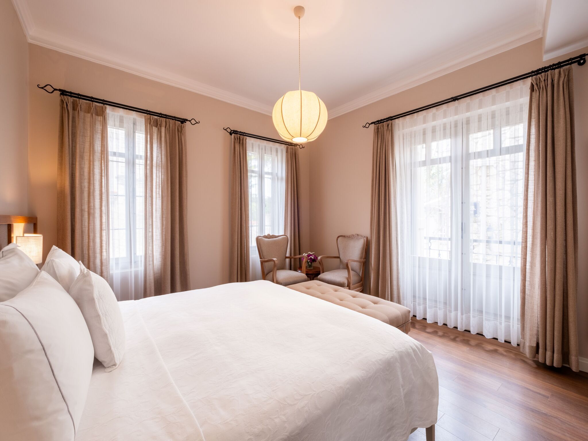 Deluxe Room Gardenview 1