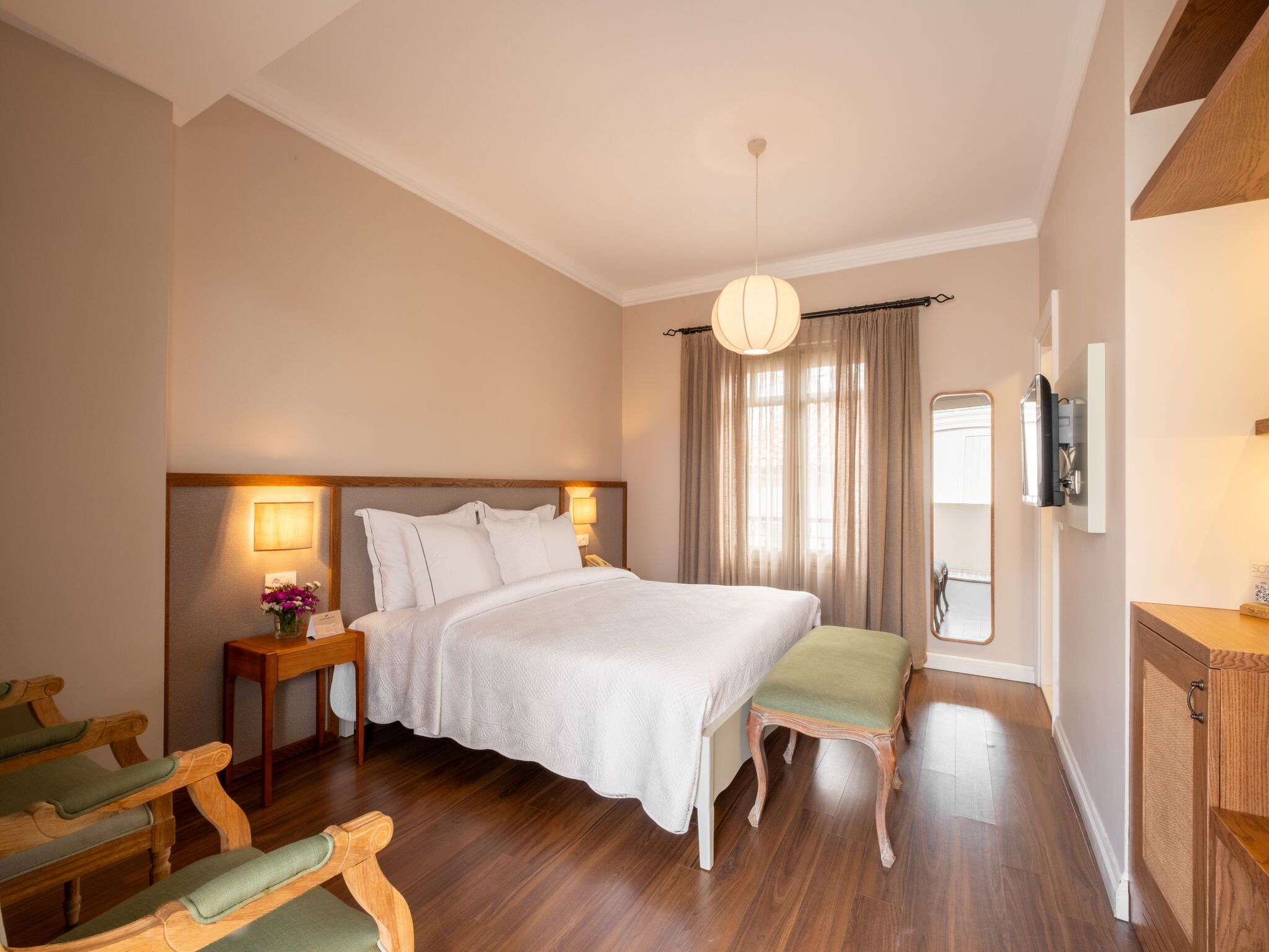 Deluxe Room 2