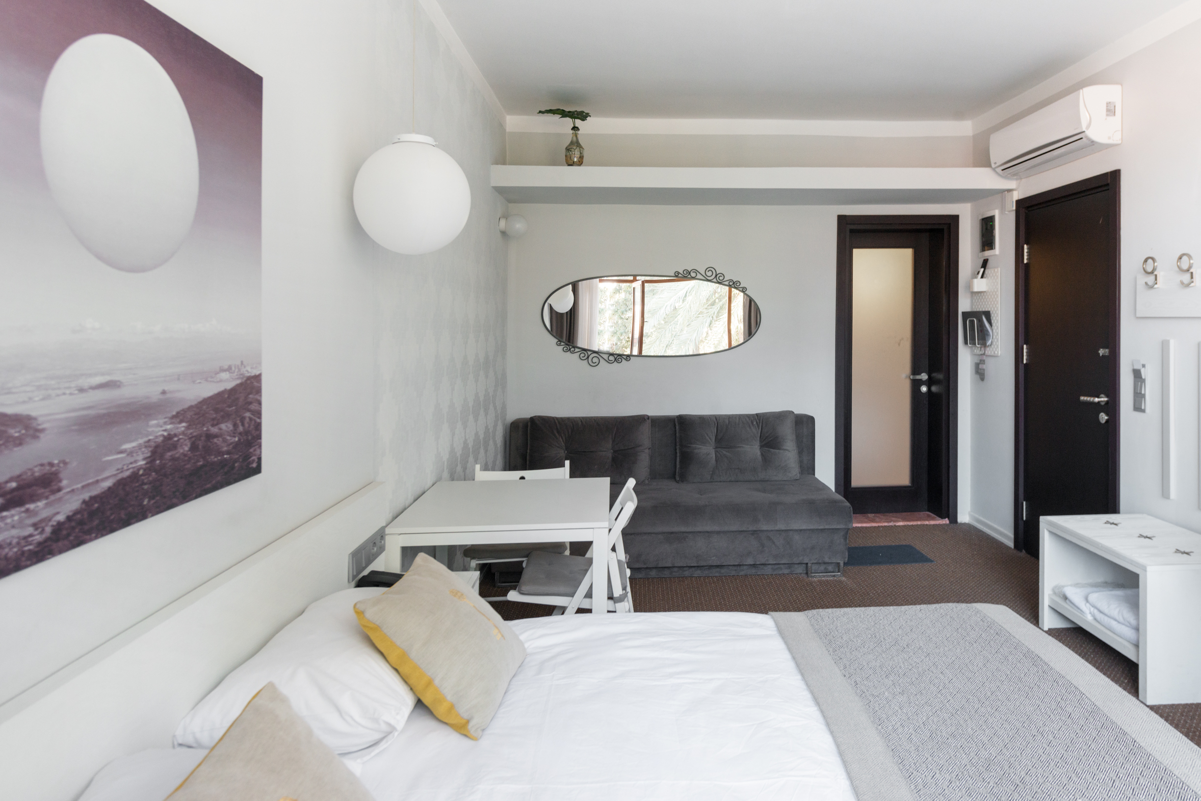 Deluxe Room With Balcony 2