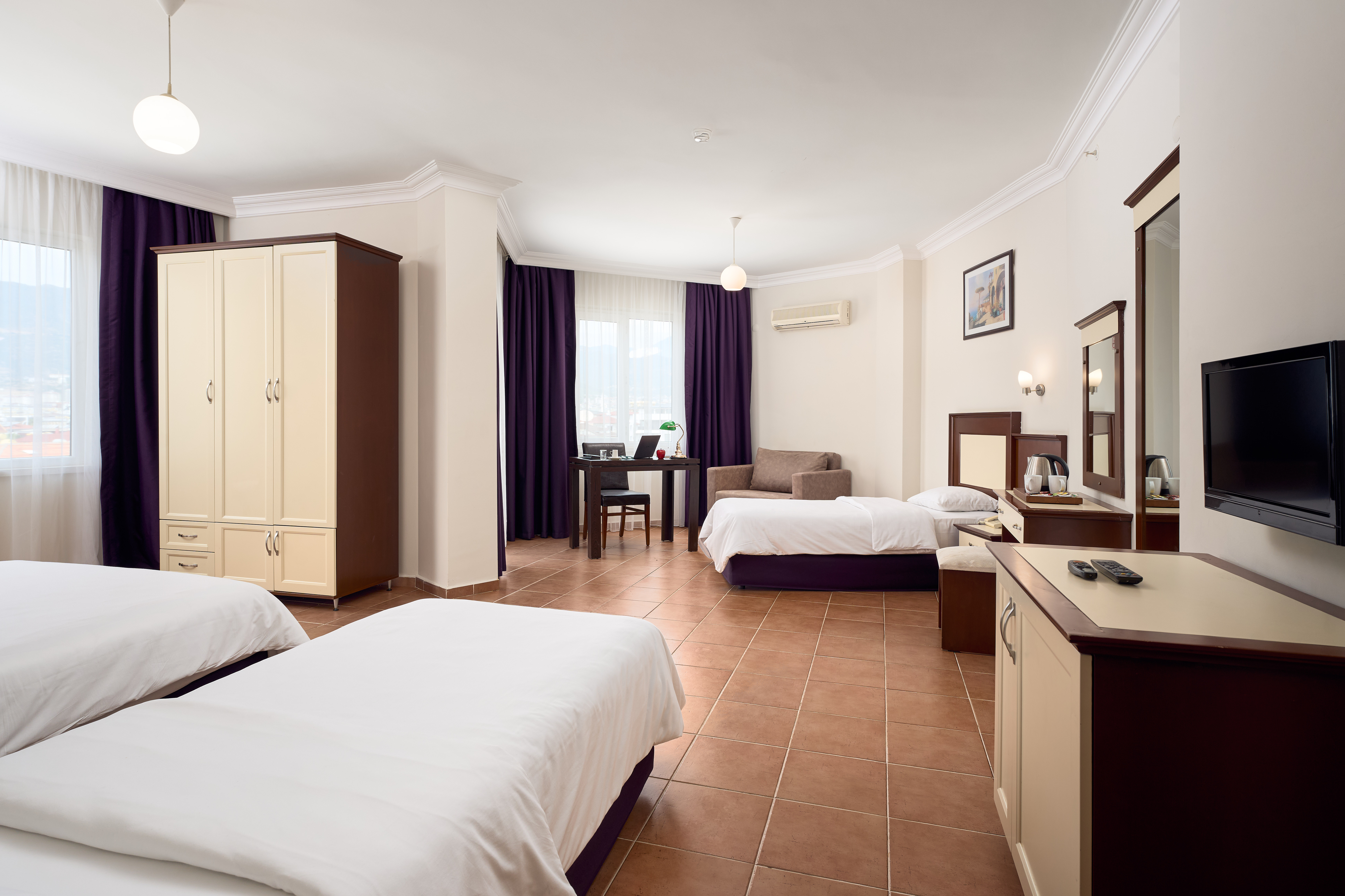 Large Room 1