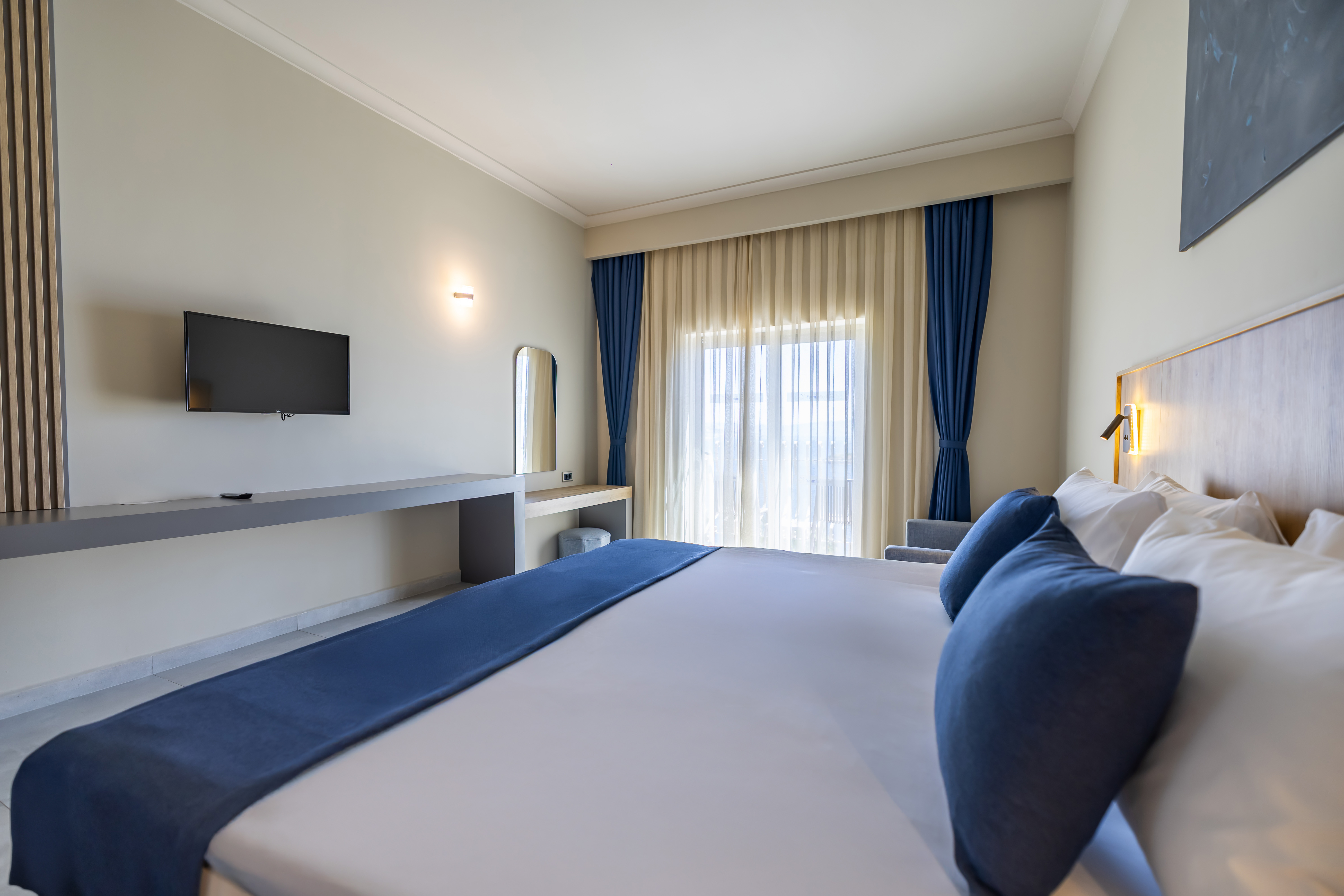 Main Building Superior Suit With Jakuzzi 1