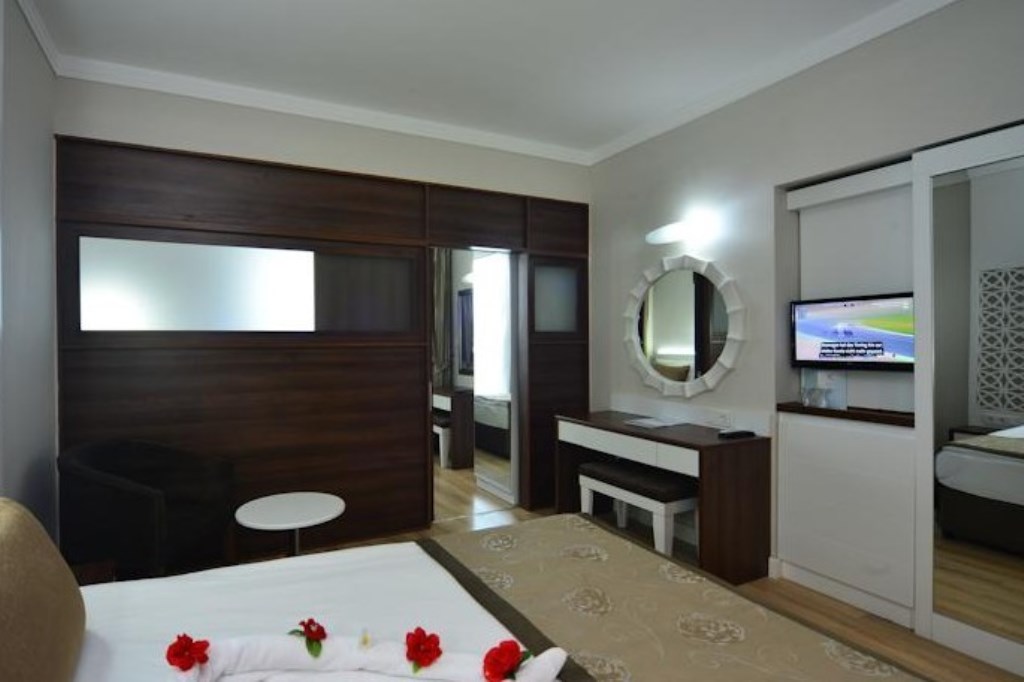 Family 2 Bedrooms 1