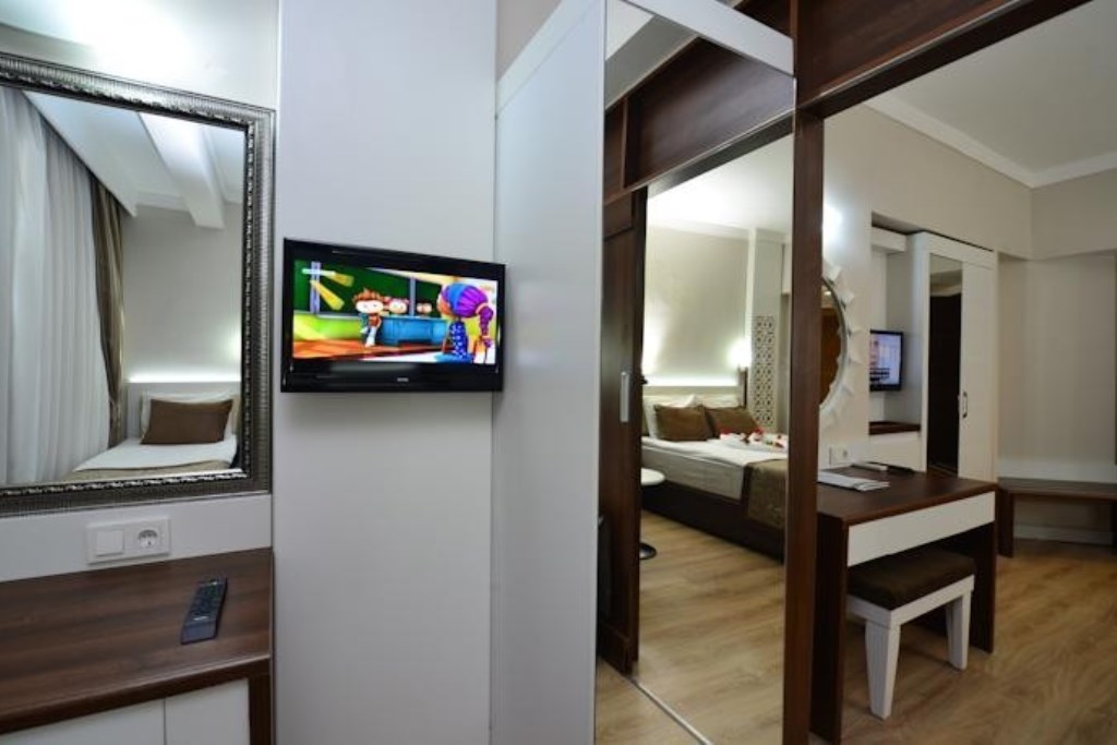 Family 2 Bedrooms 3