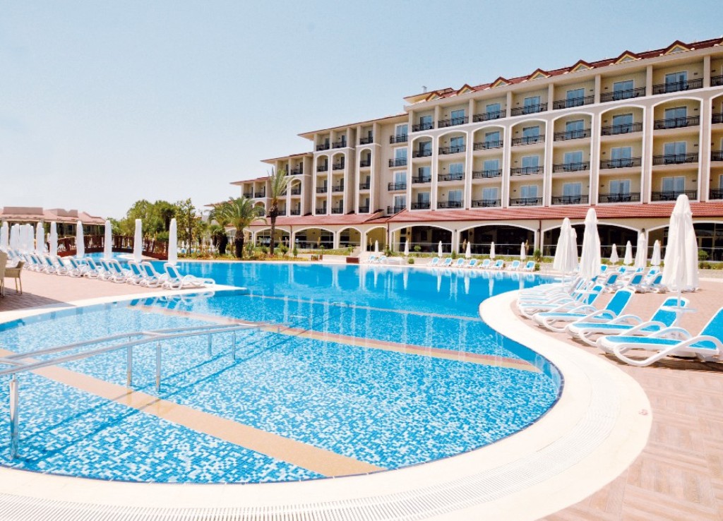 Paloma Oceana Resort