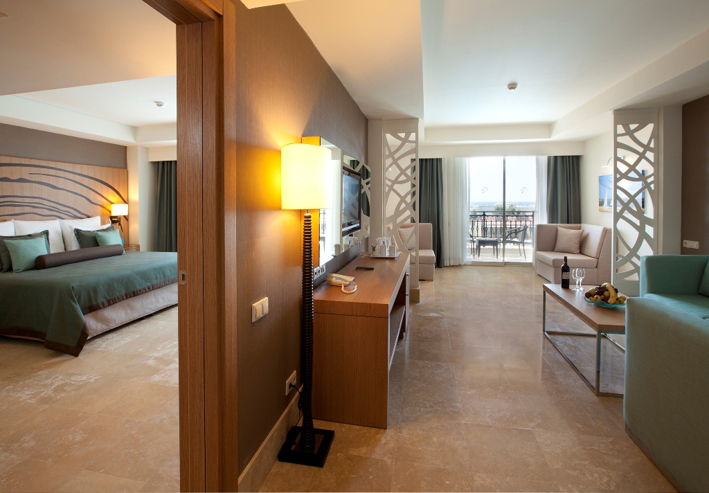 Main Building Family Suite 1