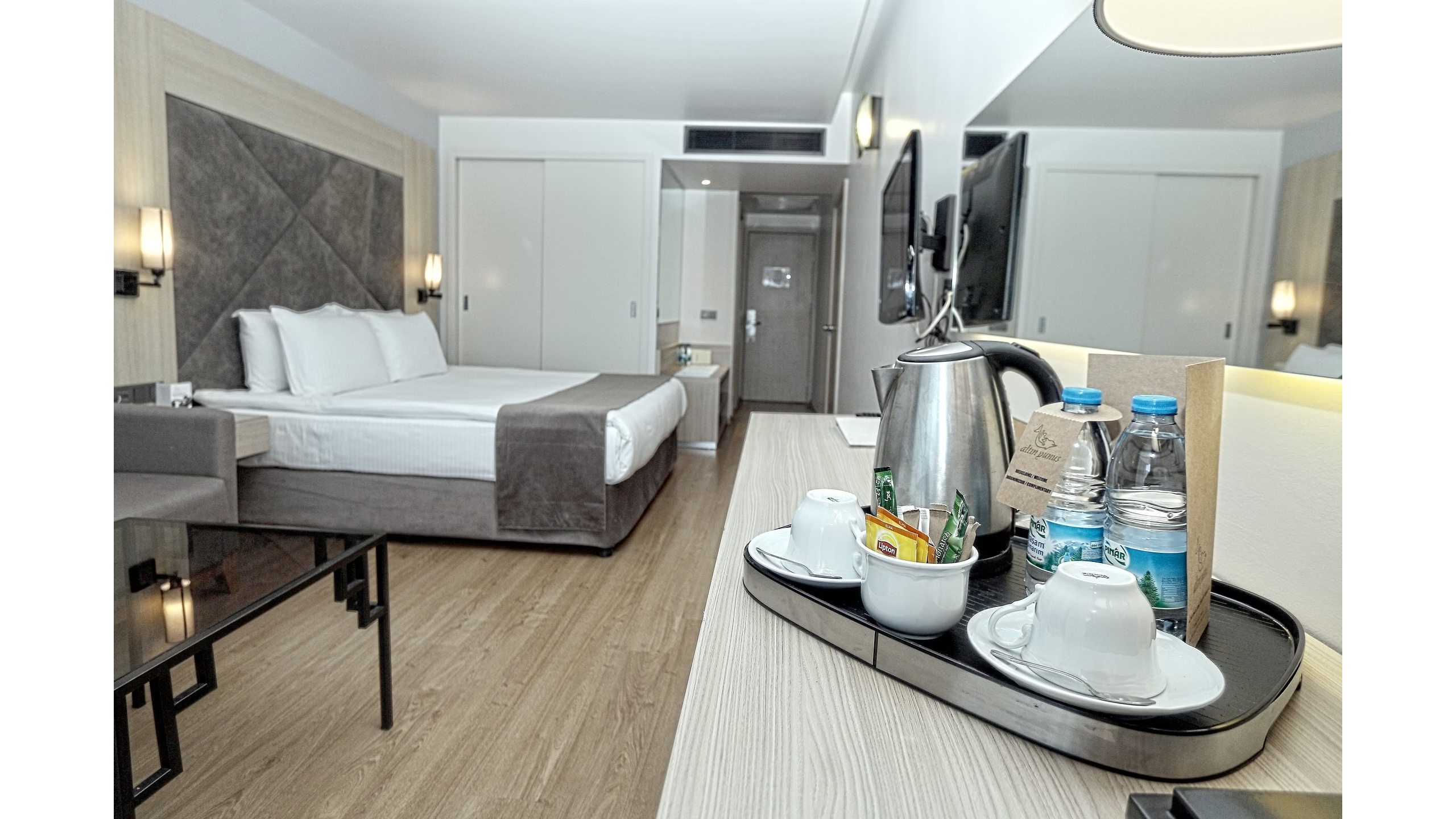 Deluxe Land Room 1