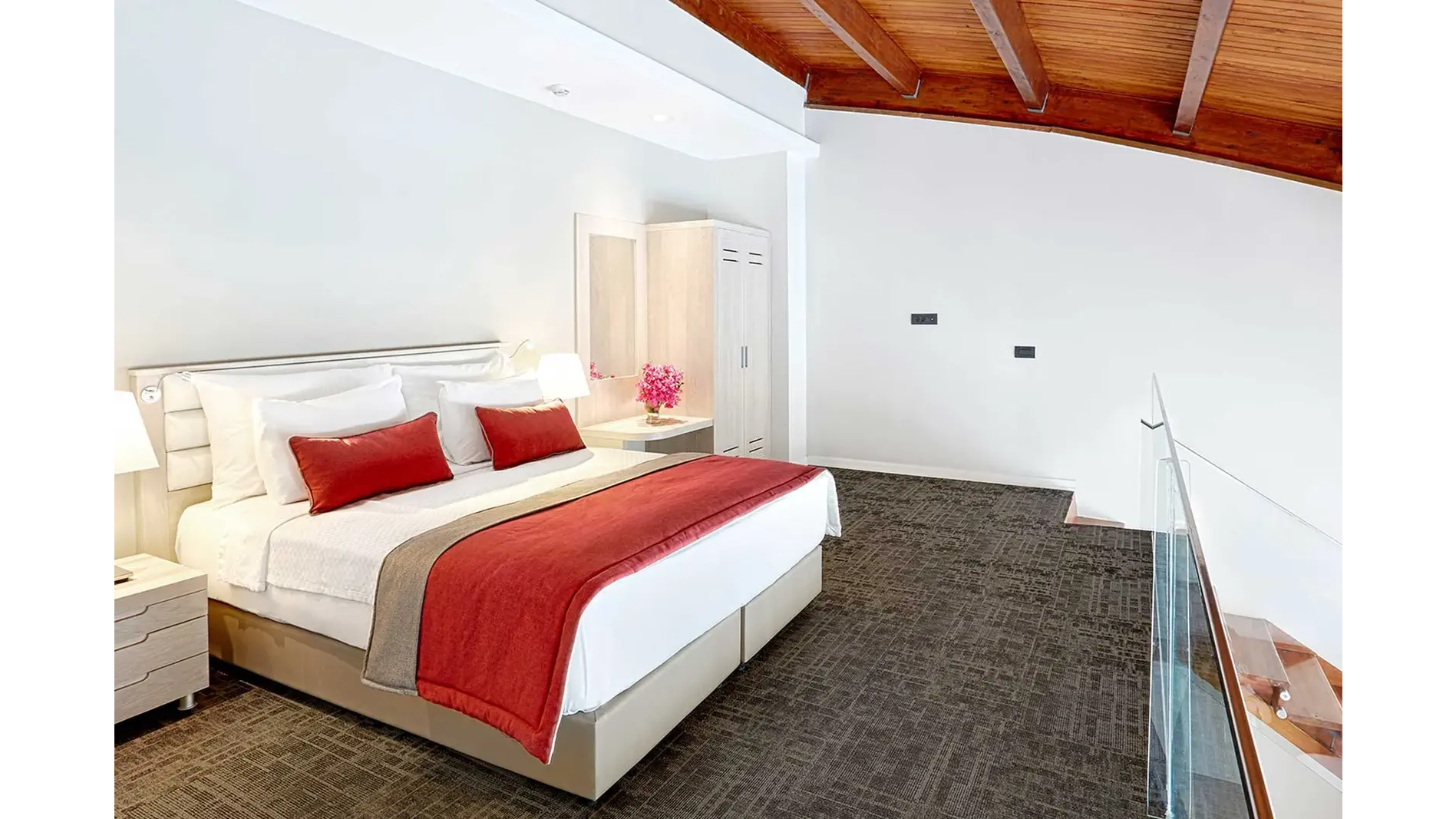 Dublex Pool View Room 1