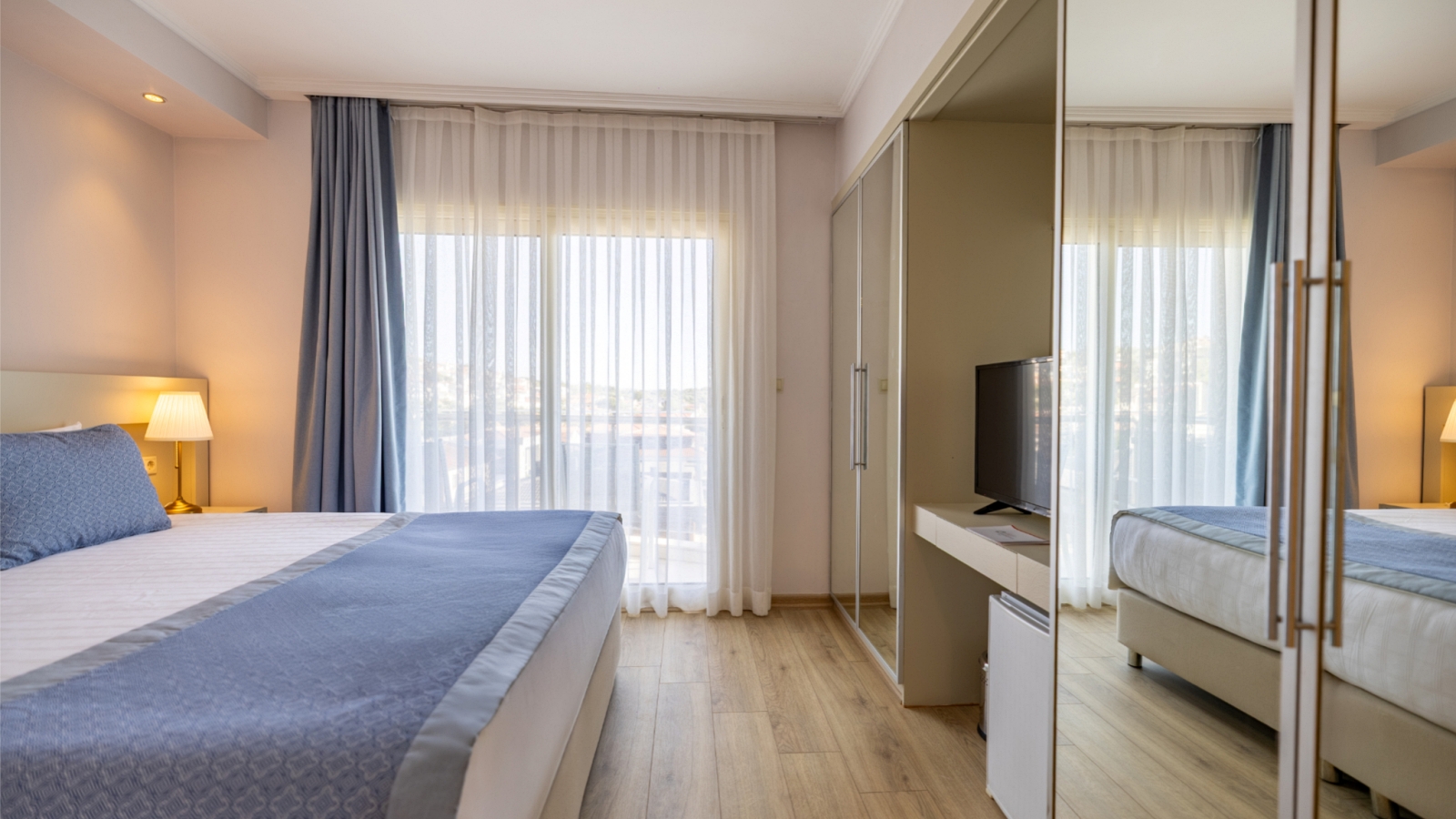 Superior Room Landview With Balcony 1