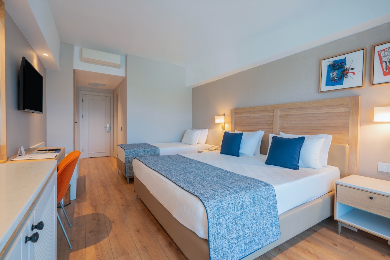 Triple Land Room 3