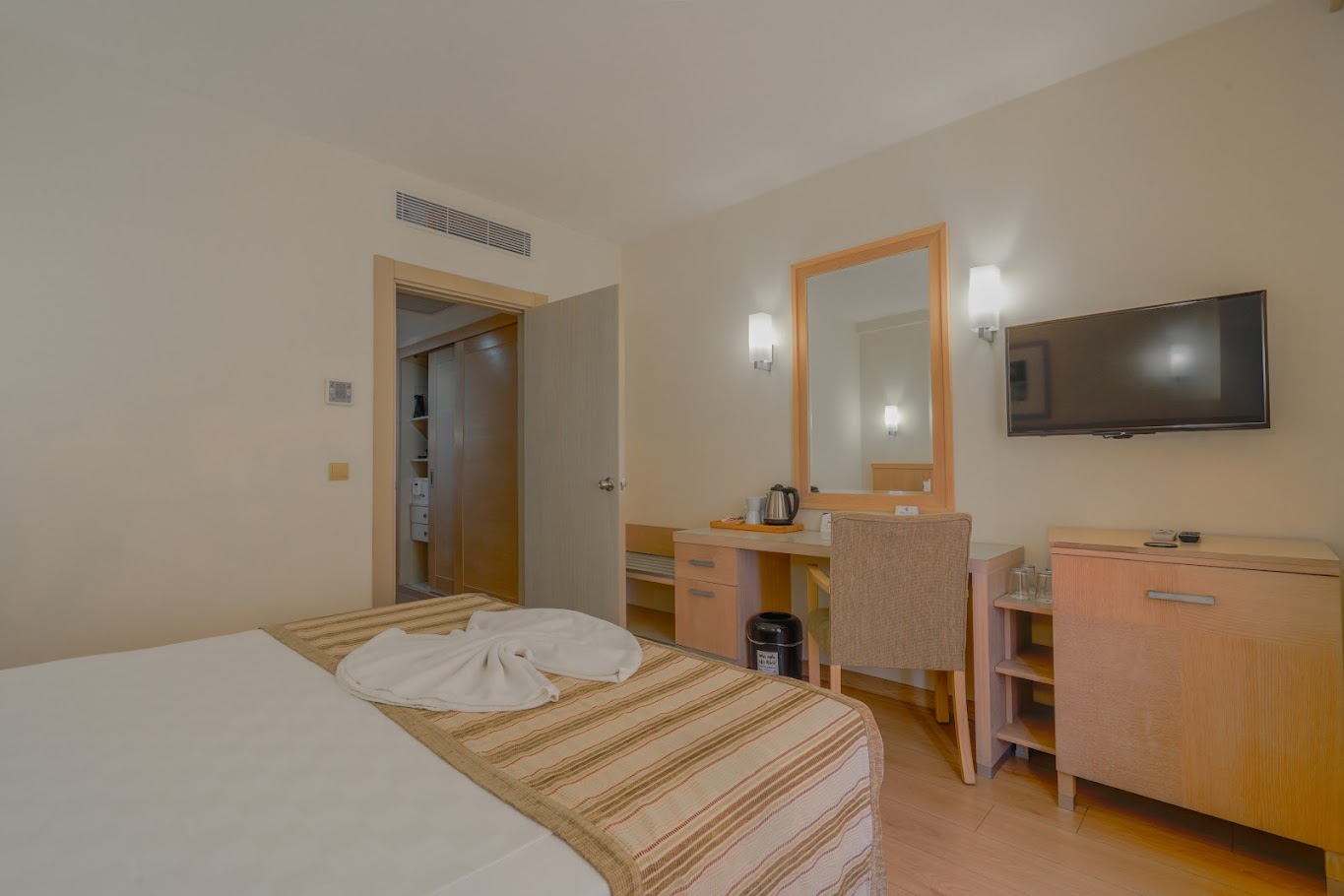 Family 2 Bedrooms 2