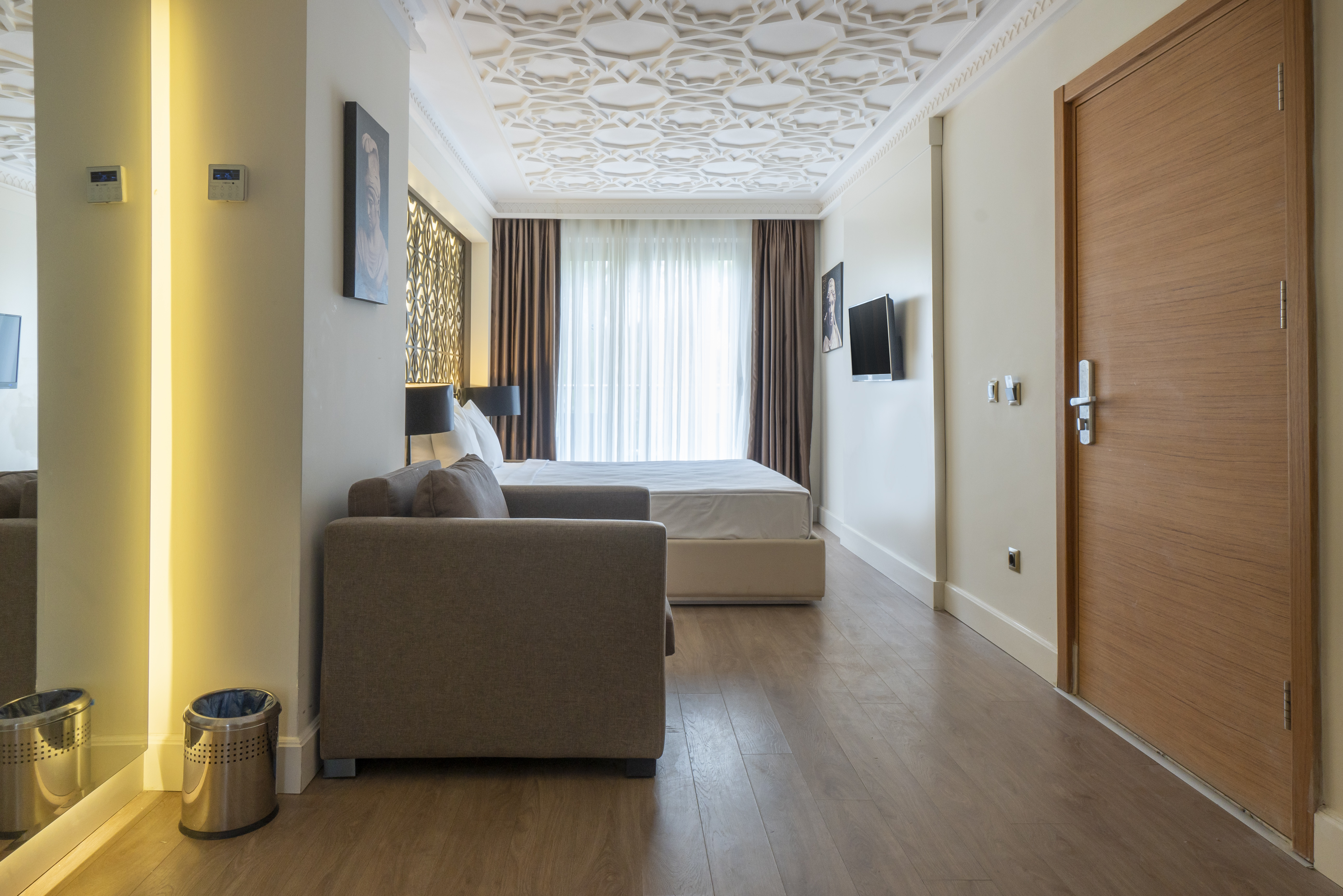 Village Poolside Room 3