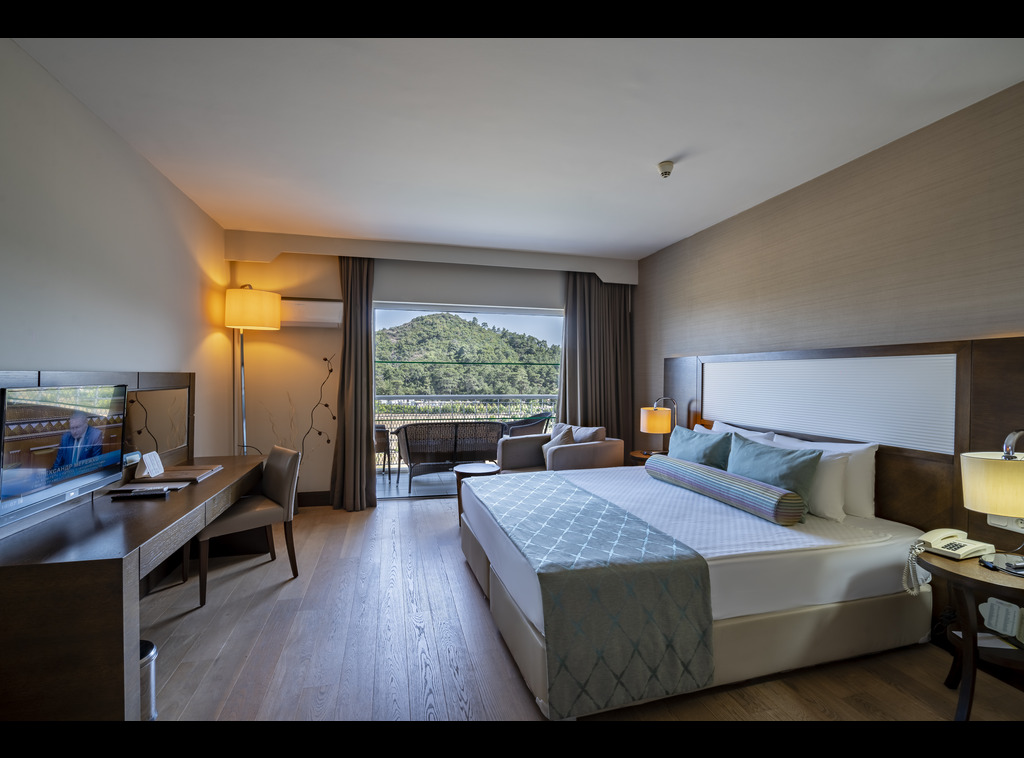 Family Suit Sea View Room 3