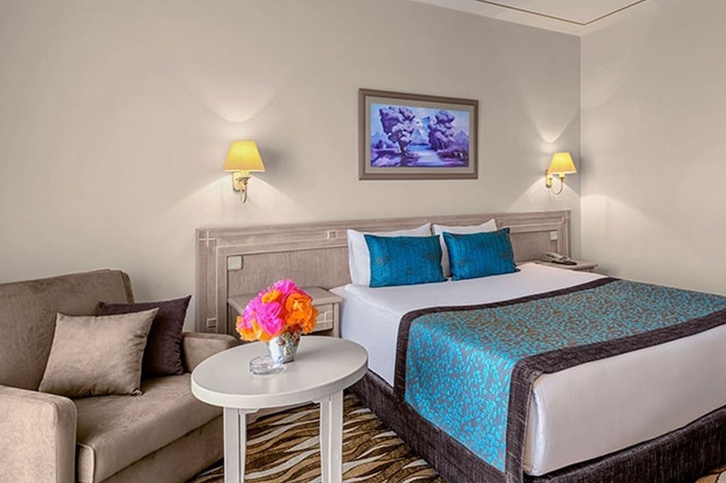 Standard Side Sea View Room 3
