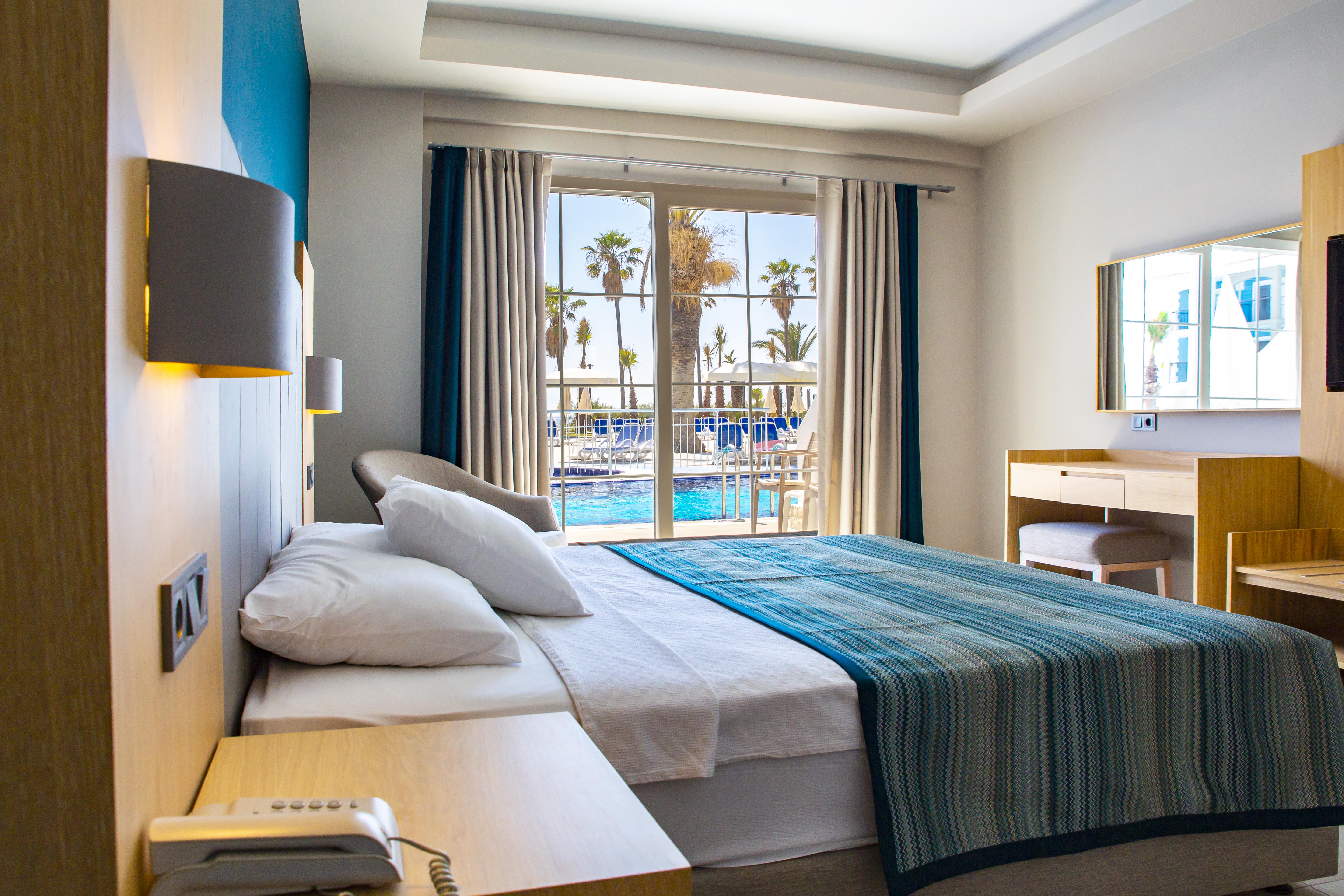 Superior Room_sliding Door,swimup 1