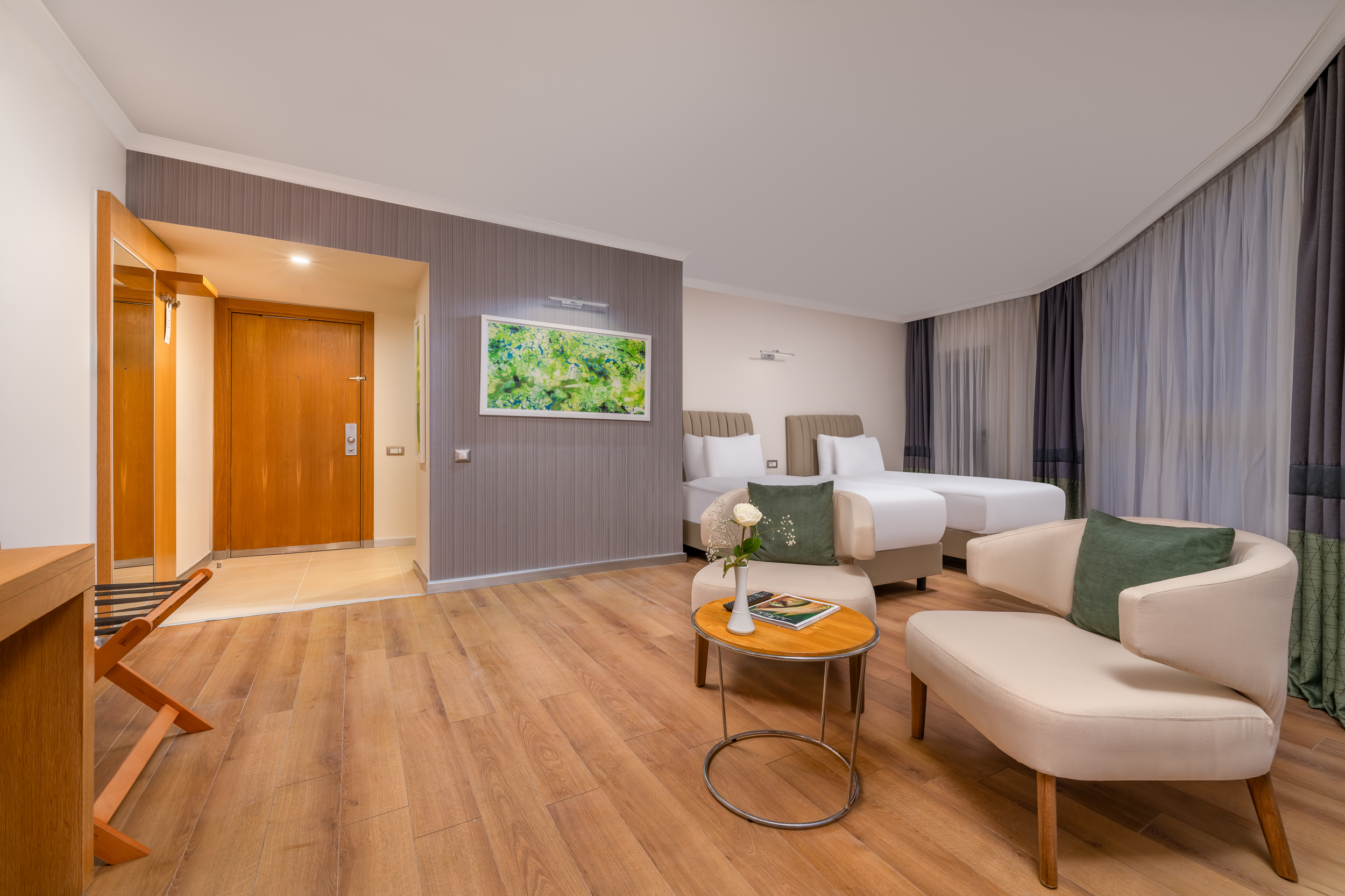 Family Terrace Suite with Jacuzzi 4