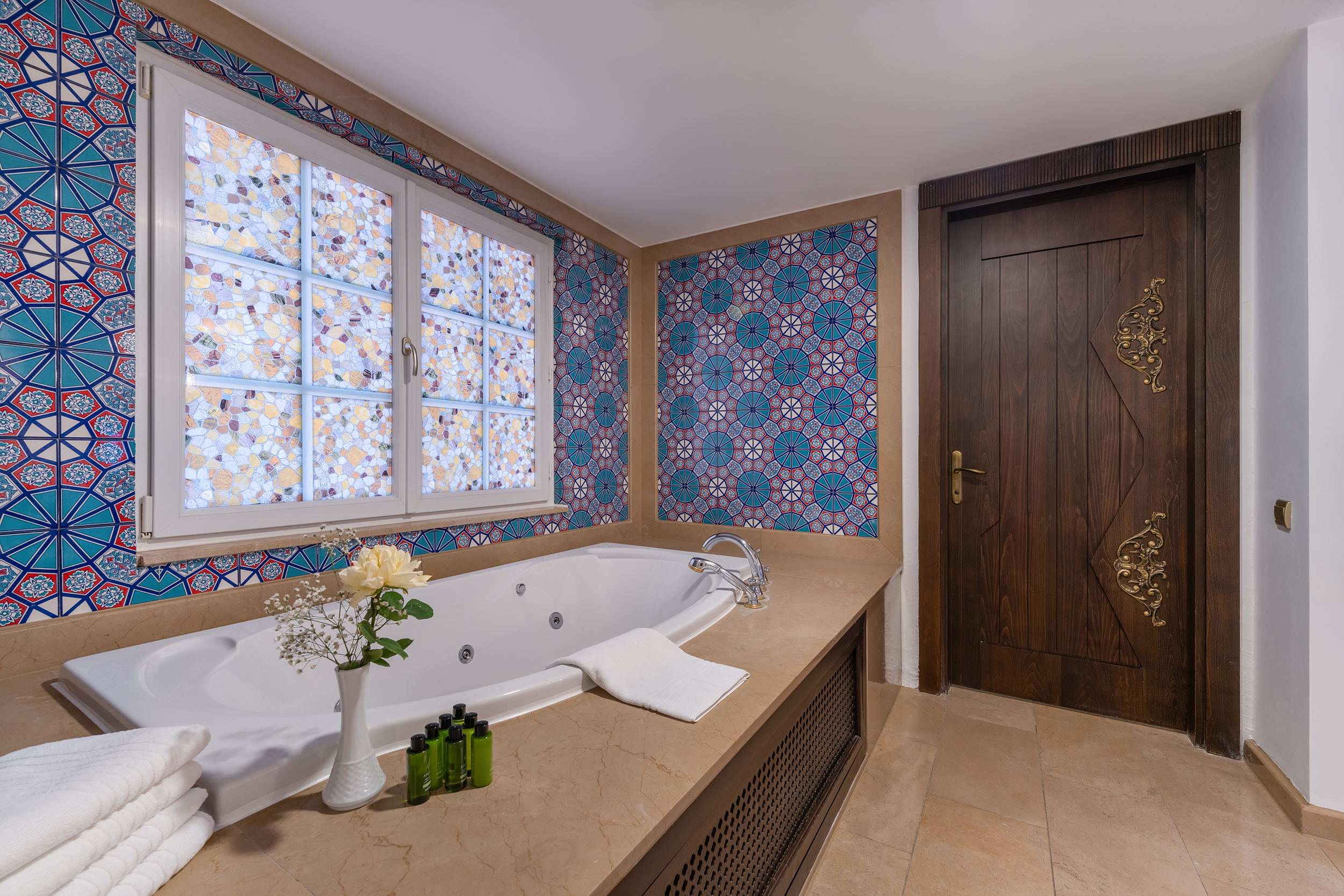 Orient Suite with Jacuzzi 2