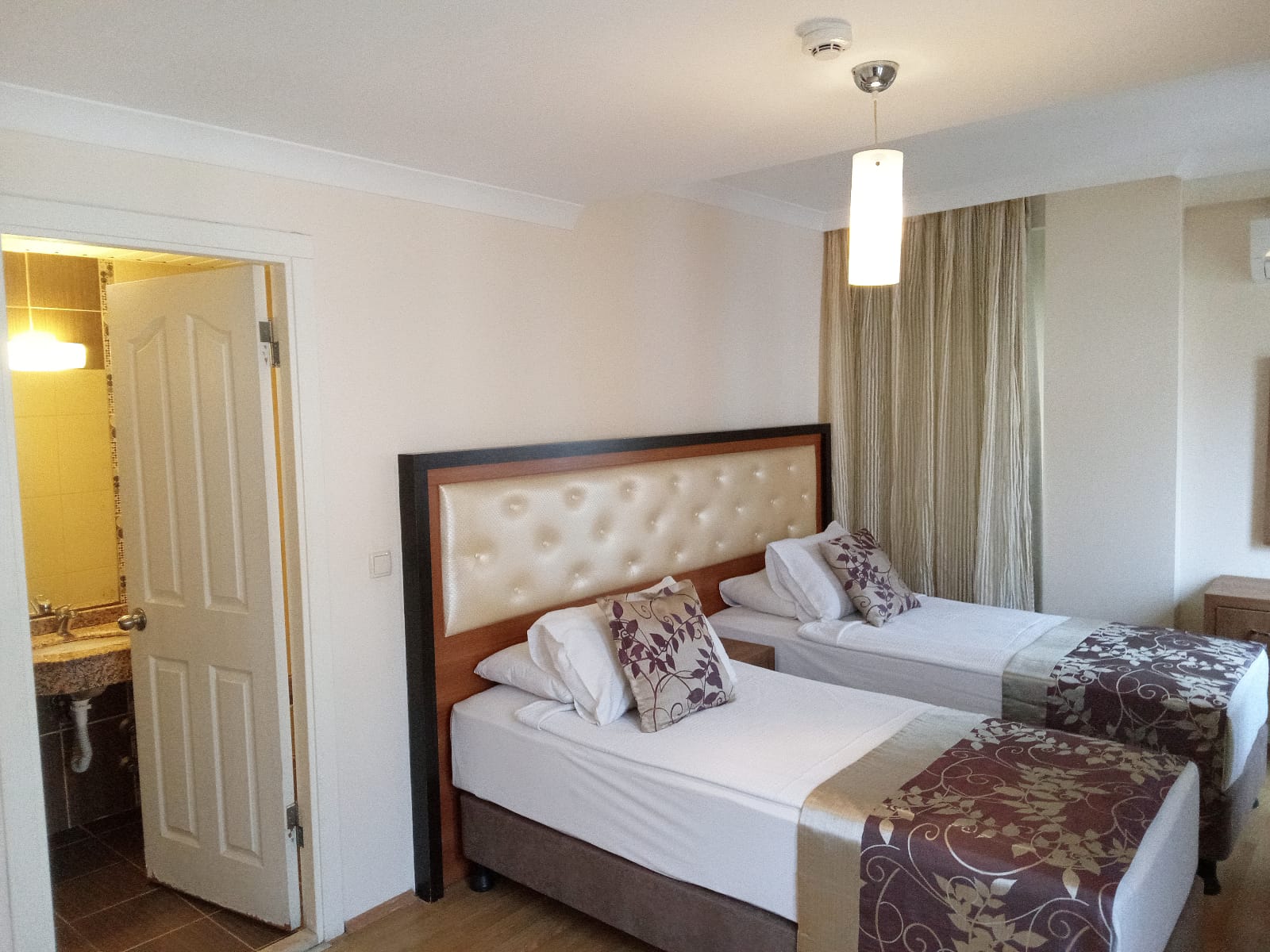 Coral Room 1