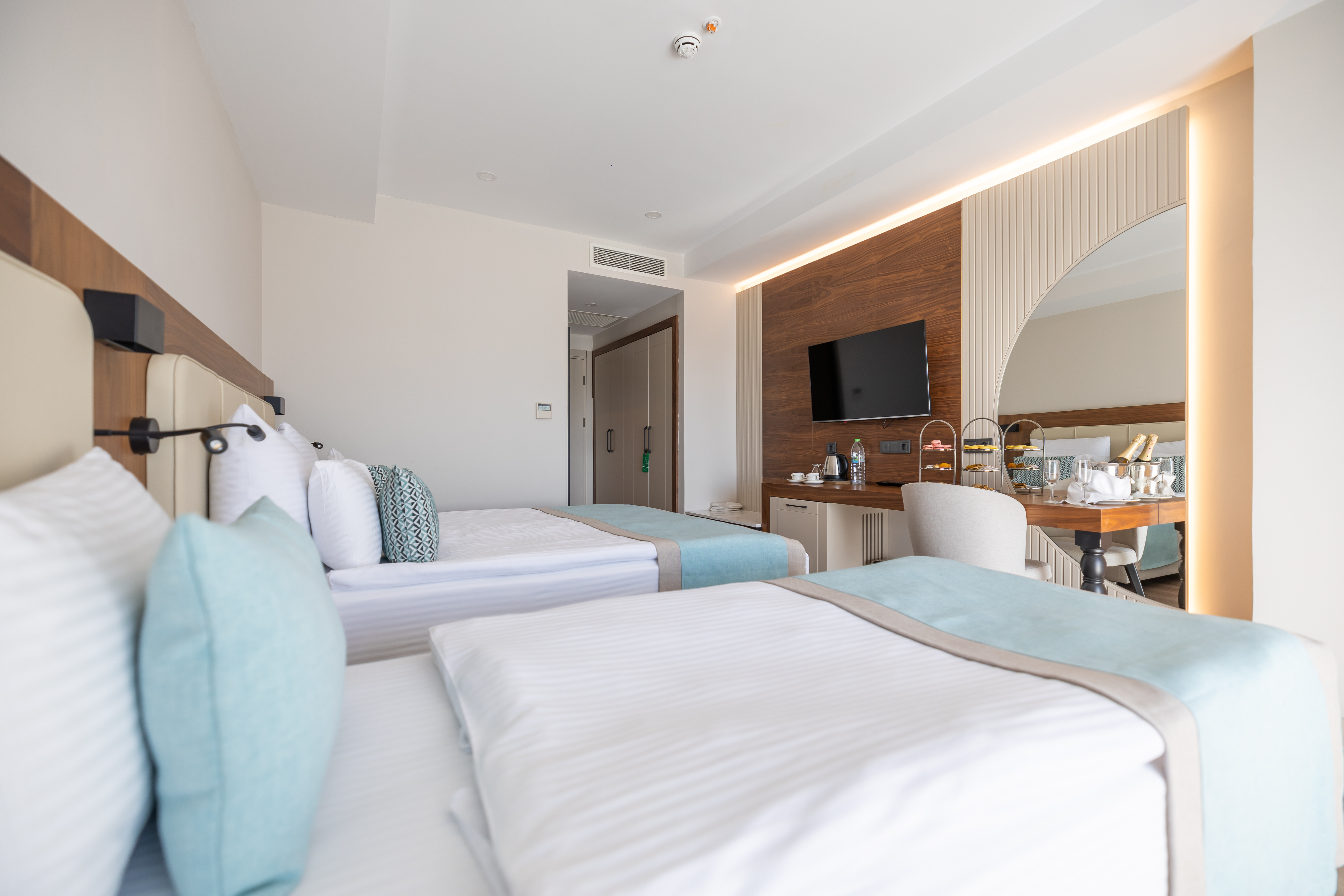 Std Room With Land View 4