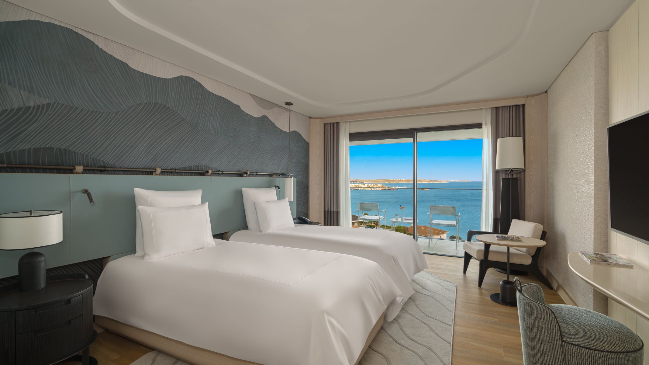 Swiss Select Sea View King Bed 1