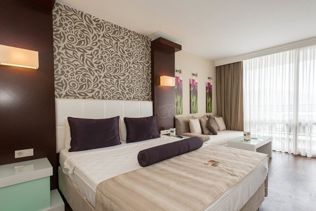 Coral Room 2+2 2