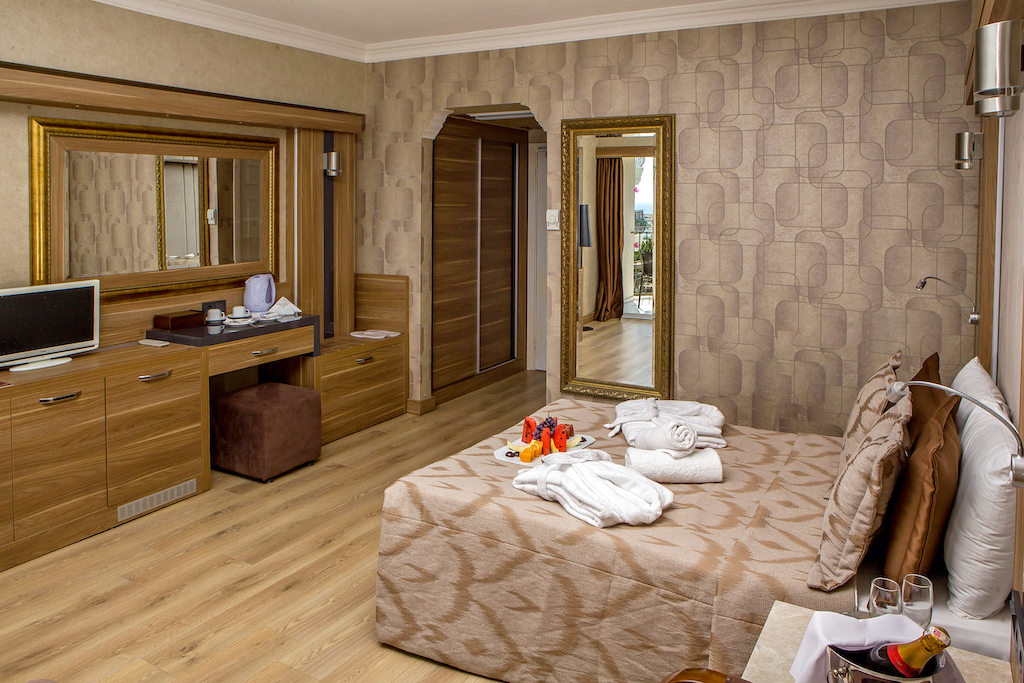 Comfort Family Room 1