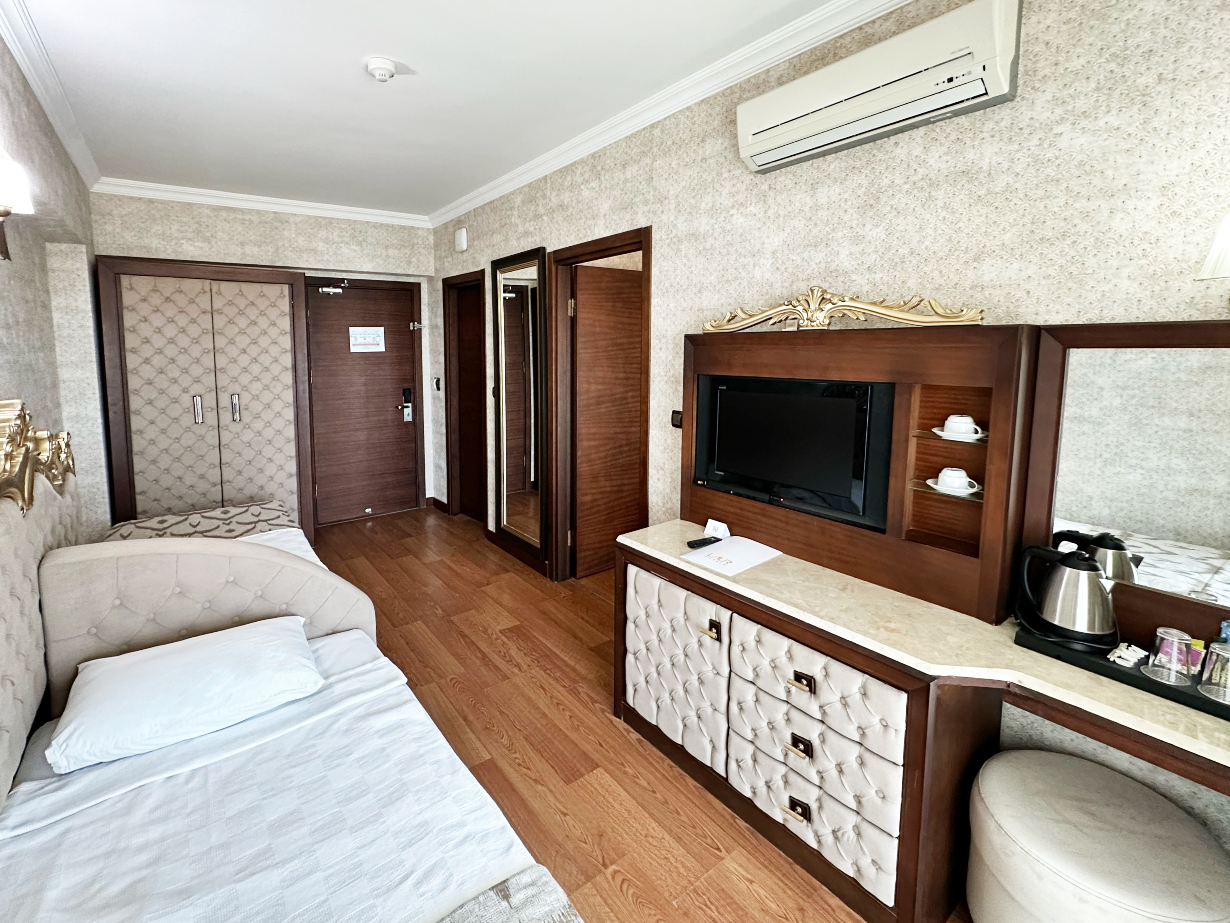 Comfort Family Room 2
