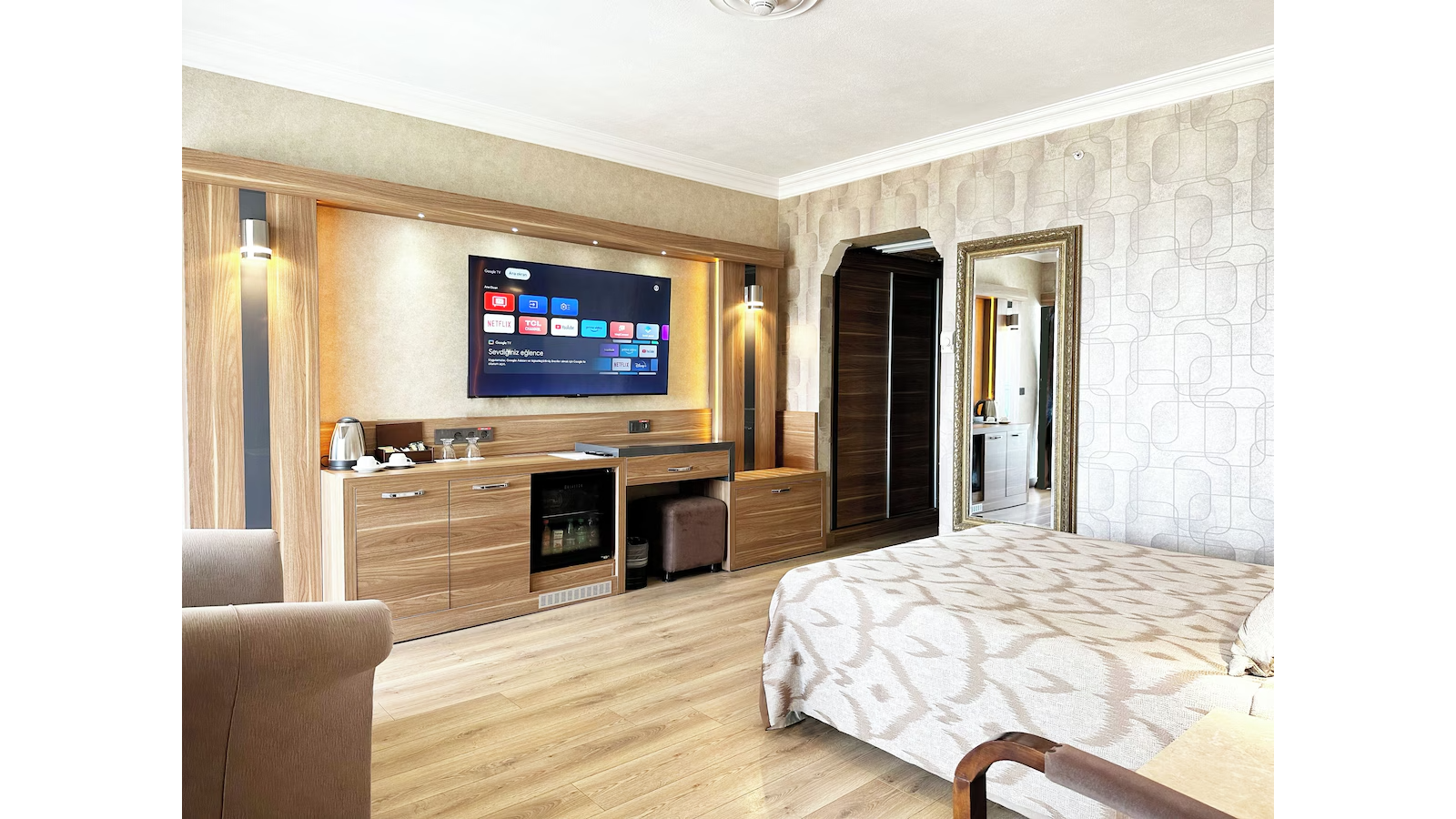 Promo Room 2