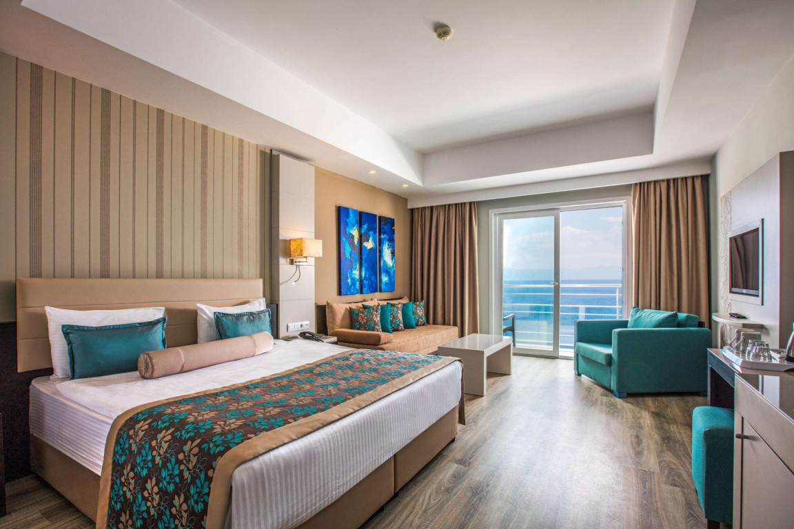 Main Building Deluxe Room Sea View 2