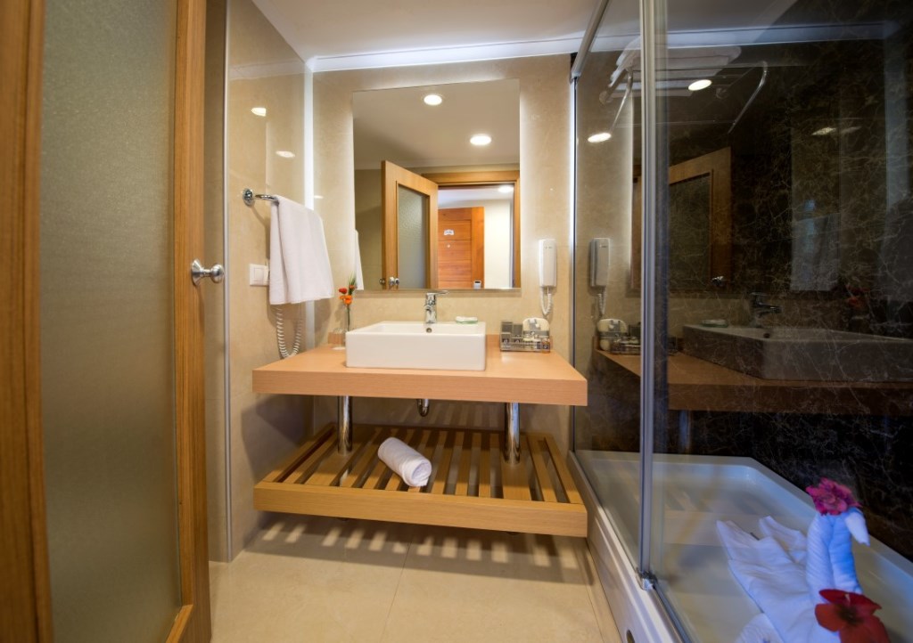 Economy Room 2