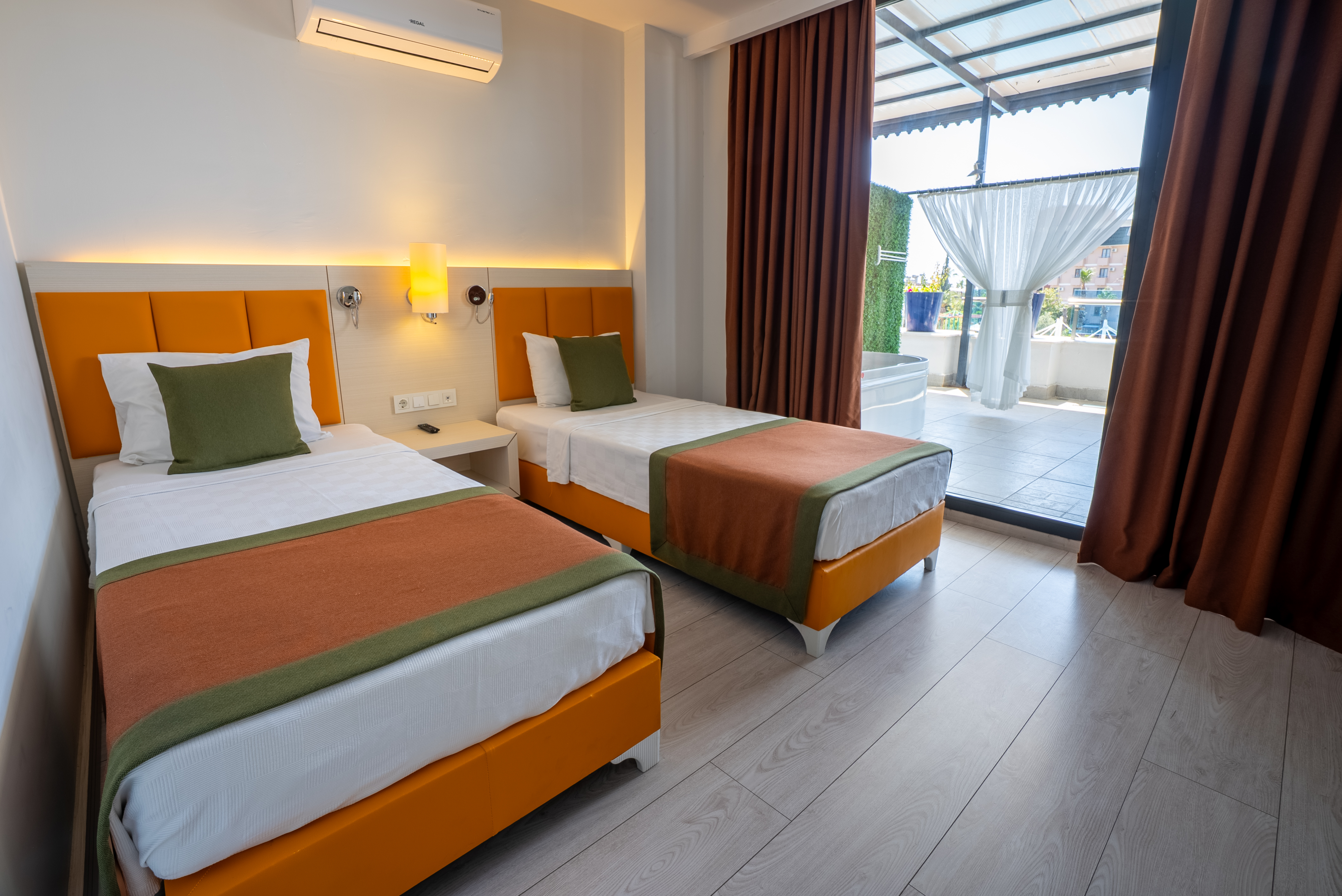 Family Superior Room With Jacuzzi 2