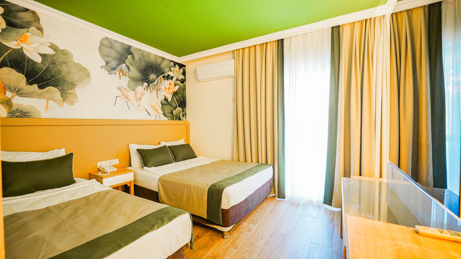 Jacuzzi Room 1