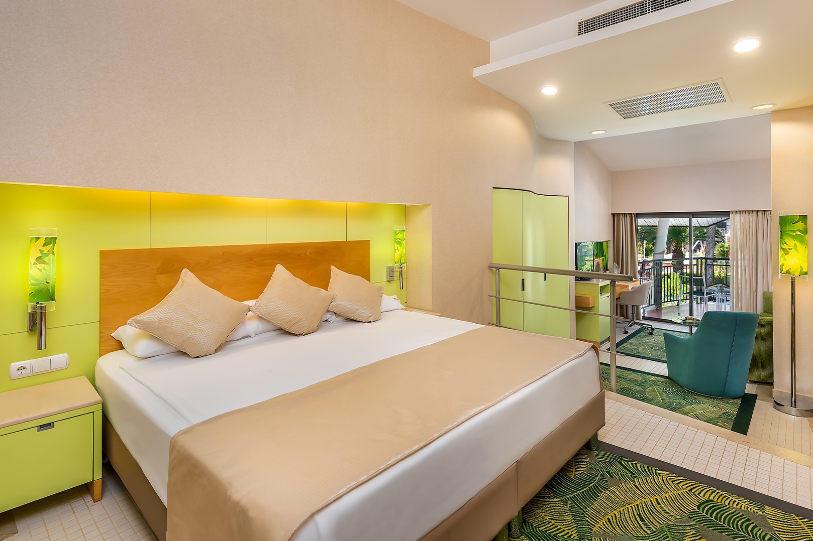 JUNIOR SUITE (Lake Side with Pool View) (Anex Building) 1
