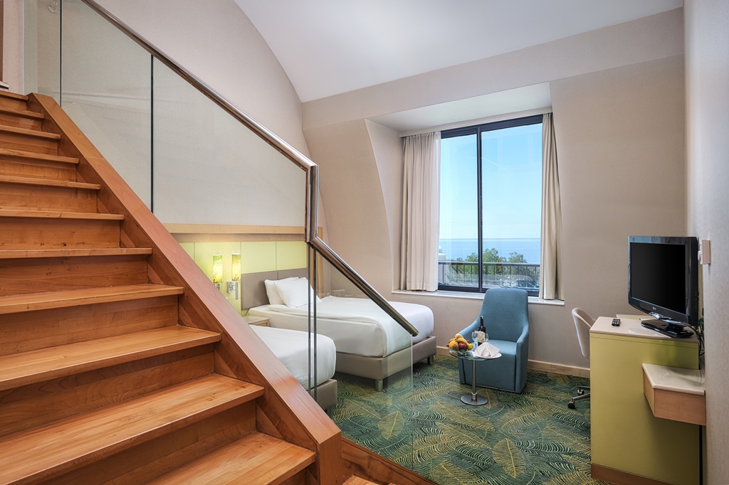 Dublex Family Room Side Sea View 2