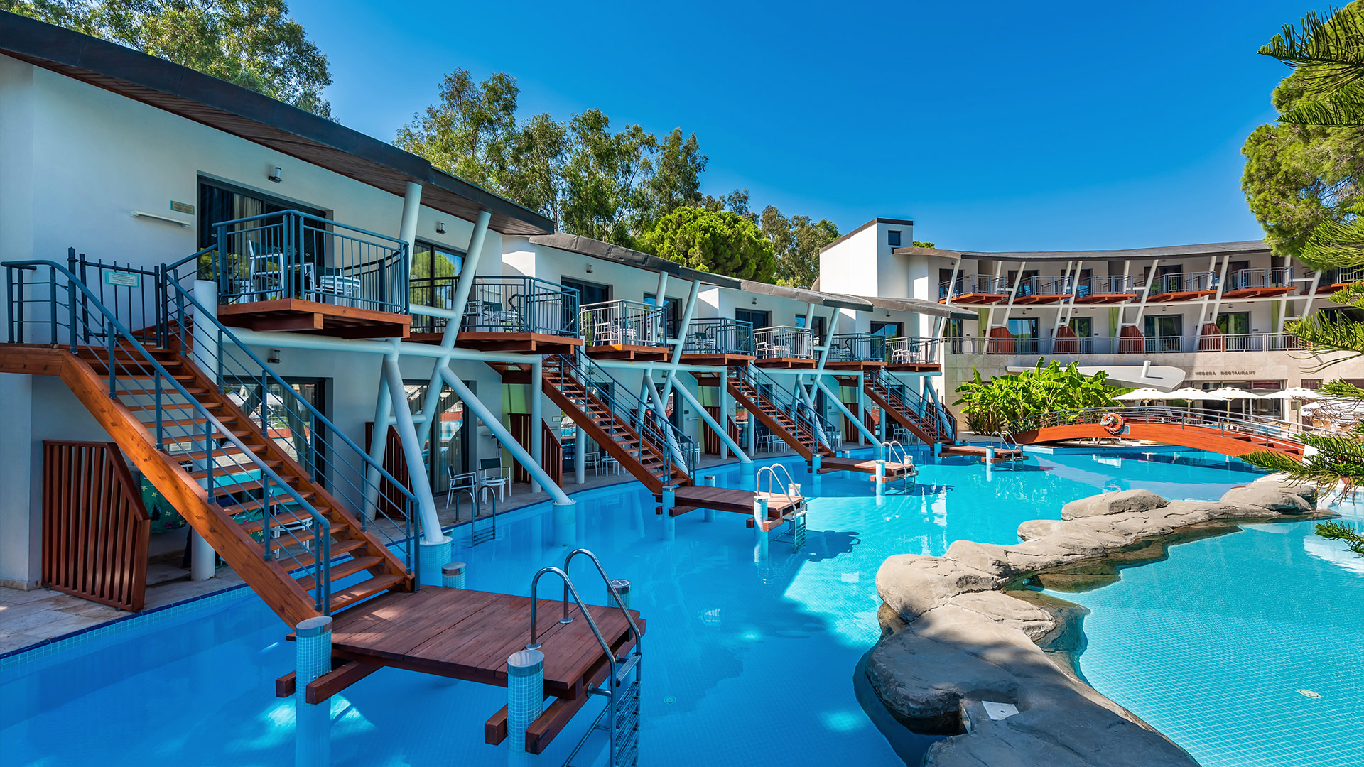 JUNIOR SUITE SWIM UP (Direct Pool Access) (Anex Building) 2