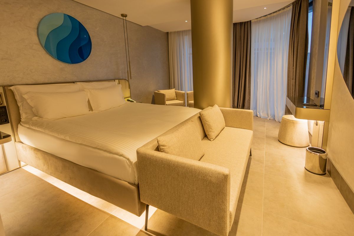 Deluxe Standard Room 1