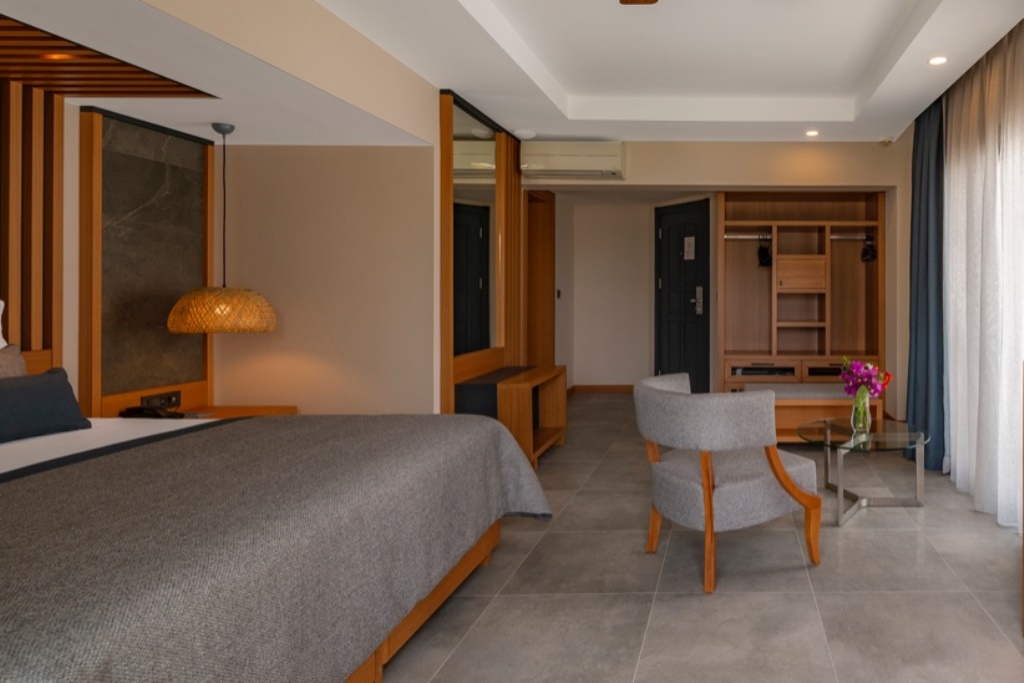 Deluxe Garden Room 2