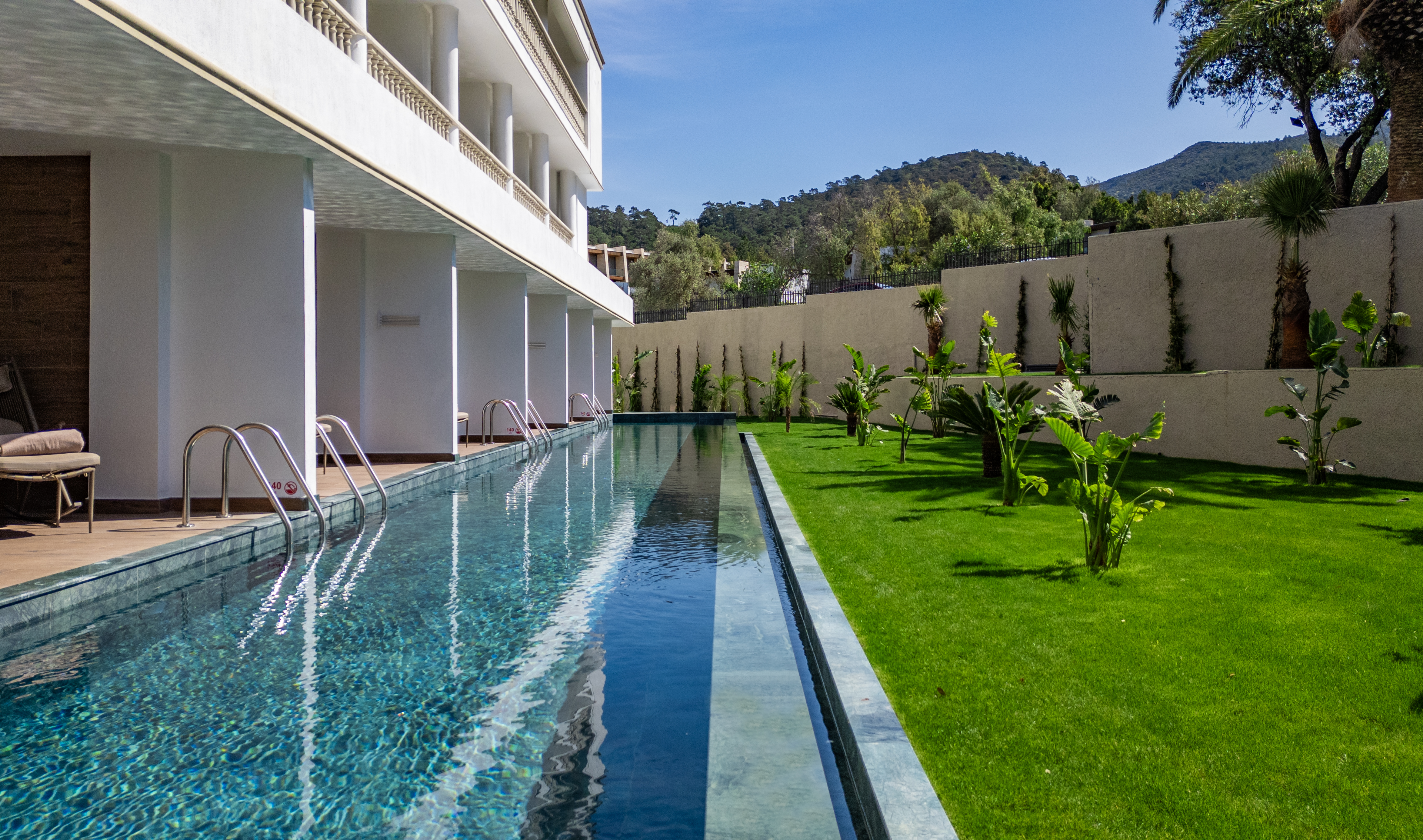 Swim Up Deluxe Room 1