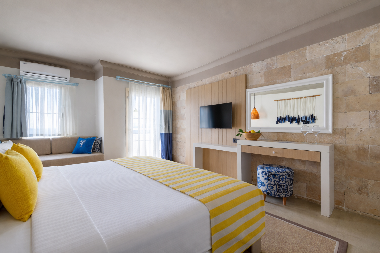 Ege Room 2
